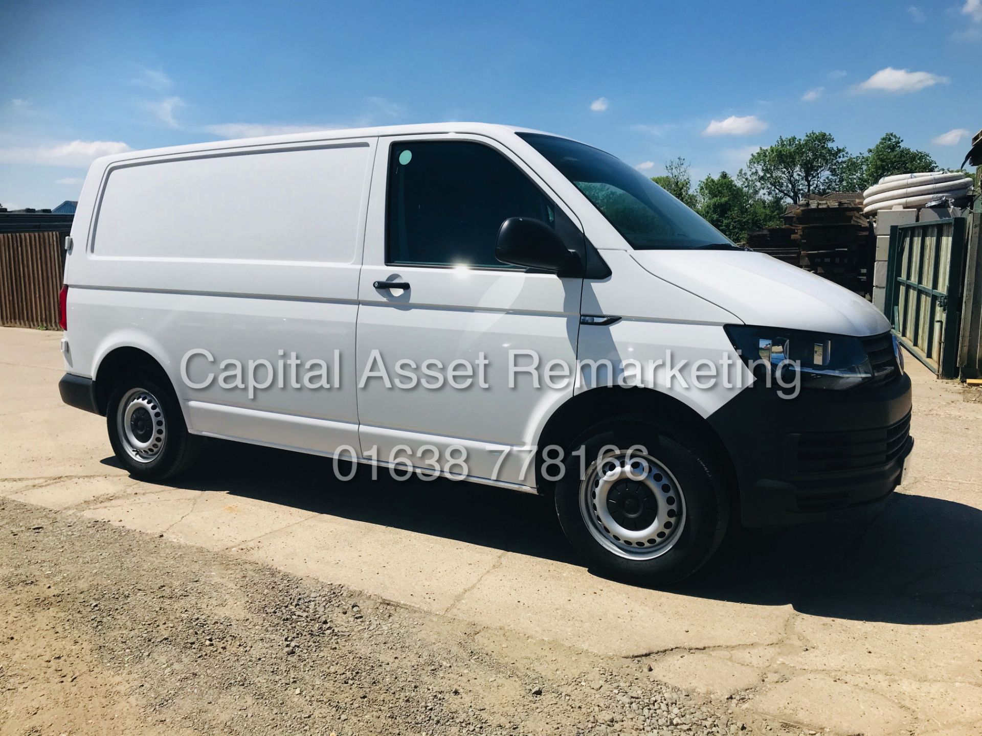 (On Sale) VOLKSWAGEN TRANSPORTER 2.0TDI BLUEMOTION T28 (2016 - NEW SHAPE) 1 OWNER - LOW MILEAGE FSH