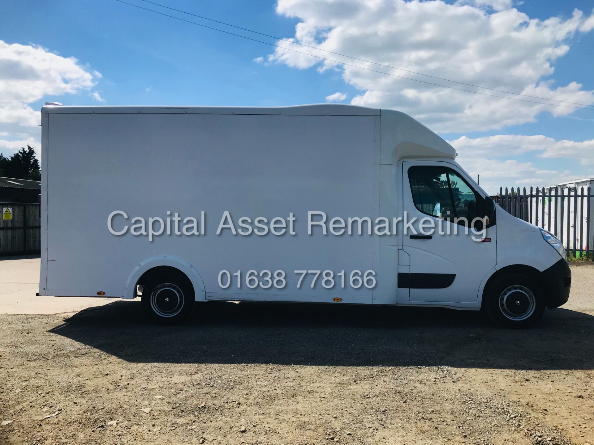 (ON SALE) RENAULT MASTER LM35 2.3DCI 'LWB" LOW LOADER LUTON (17 REG) EURO 6 - FSH -1 OWNER -AIR CON - Image 12 of 24