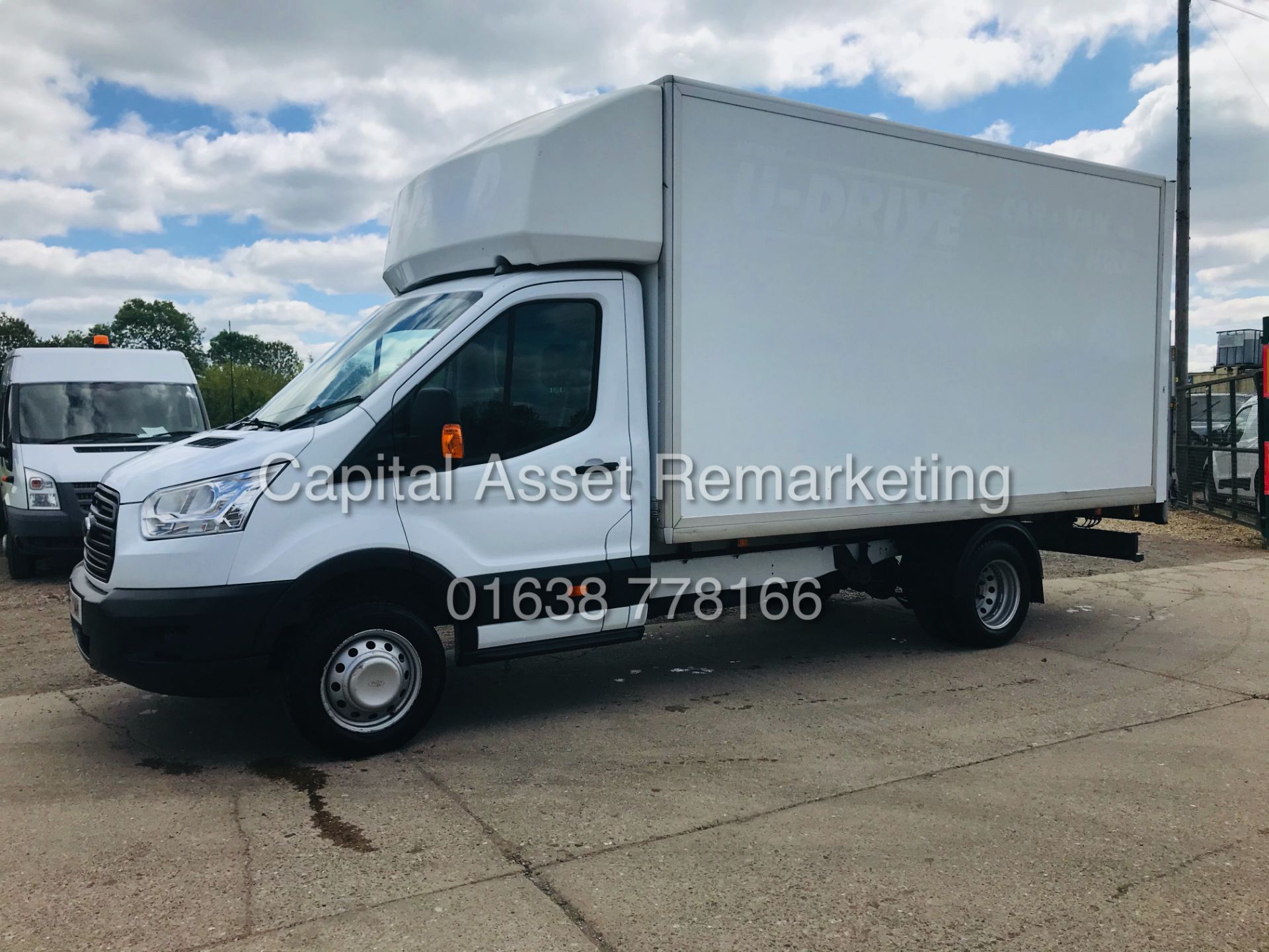 On Sale FORD TRANSIT 2.2TDCI 14 FOOT LUTON (2016 MODEL) 90K MILES FSH -ALLOY TAIL LIFT *TWIN WHEEL" - Image 3 of 15