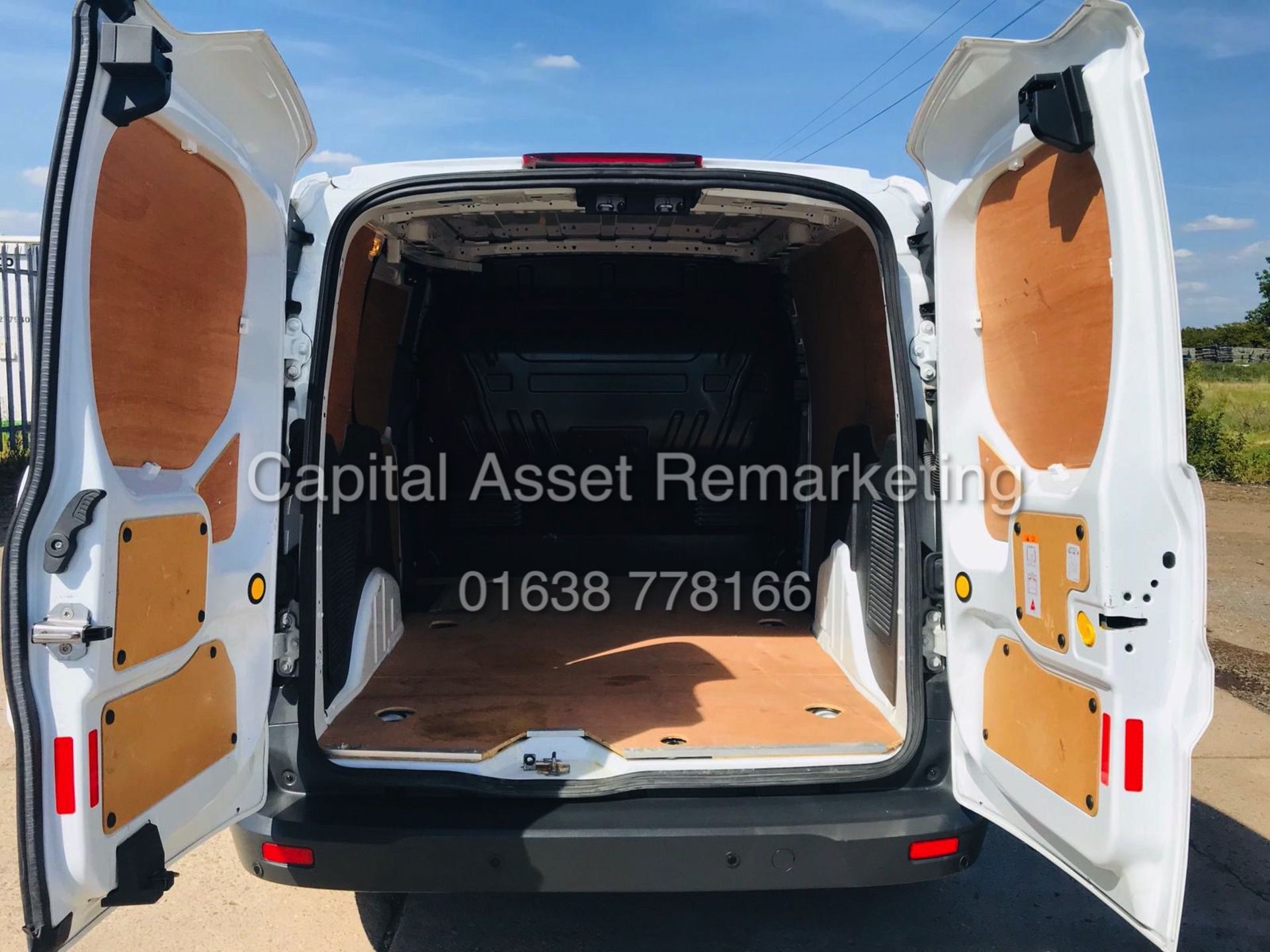 ON SALE FORD TRANSIT CONNECT 1.5TDCI "EURO 6" (2017 MODEL) 1 OWNER - FSH -PARKING SENSORS - - Image 21 of 23