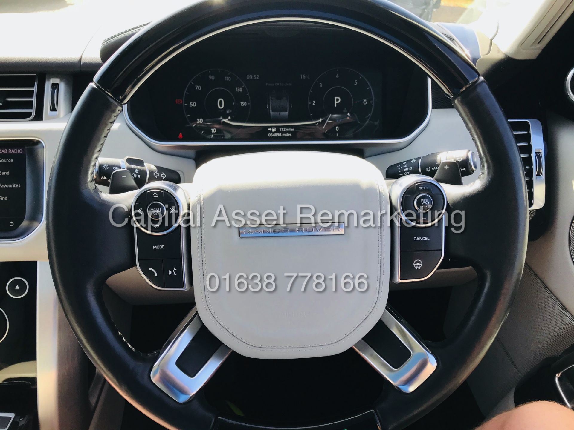 (On Sale) RANGE ROVER VOGUE 3.0 TDV6 "AUTO" (67 REG) 1 OWNER - PAN ROOF - LOW MILES - NO VAT - Image 44 of 45