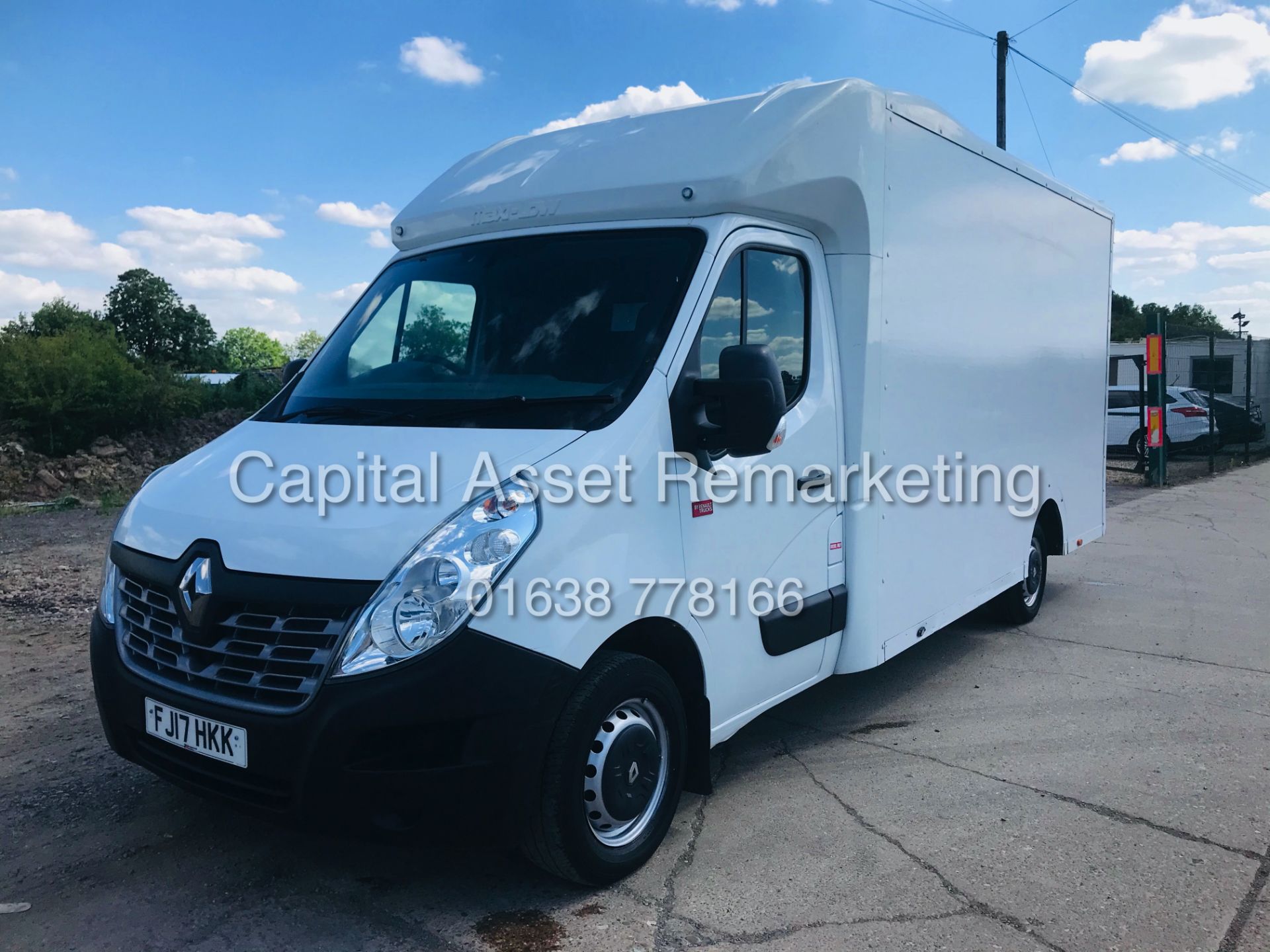 (ON SALE) RENAULT MASTER LM35 2.3DCI 'LWB" LOW LOADER LUTON (17 REG) EURO 6 - FSH -1 OWNER -AIR CON - Image 5 of 24