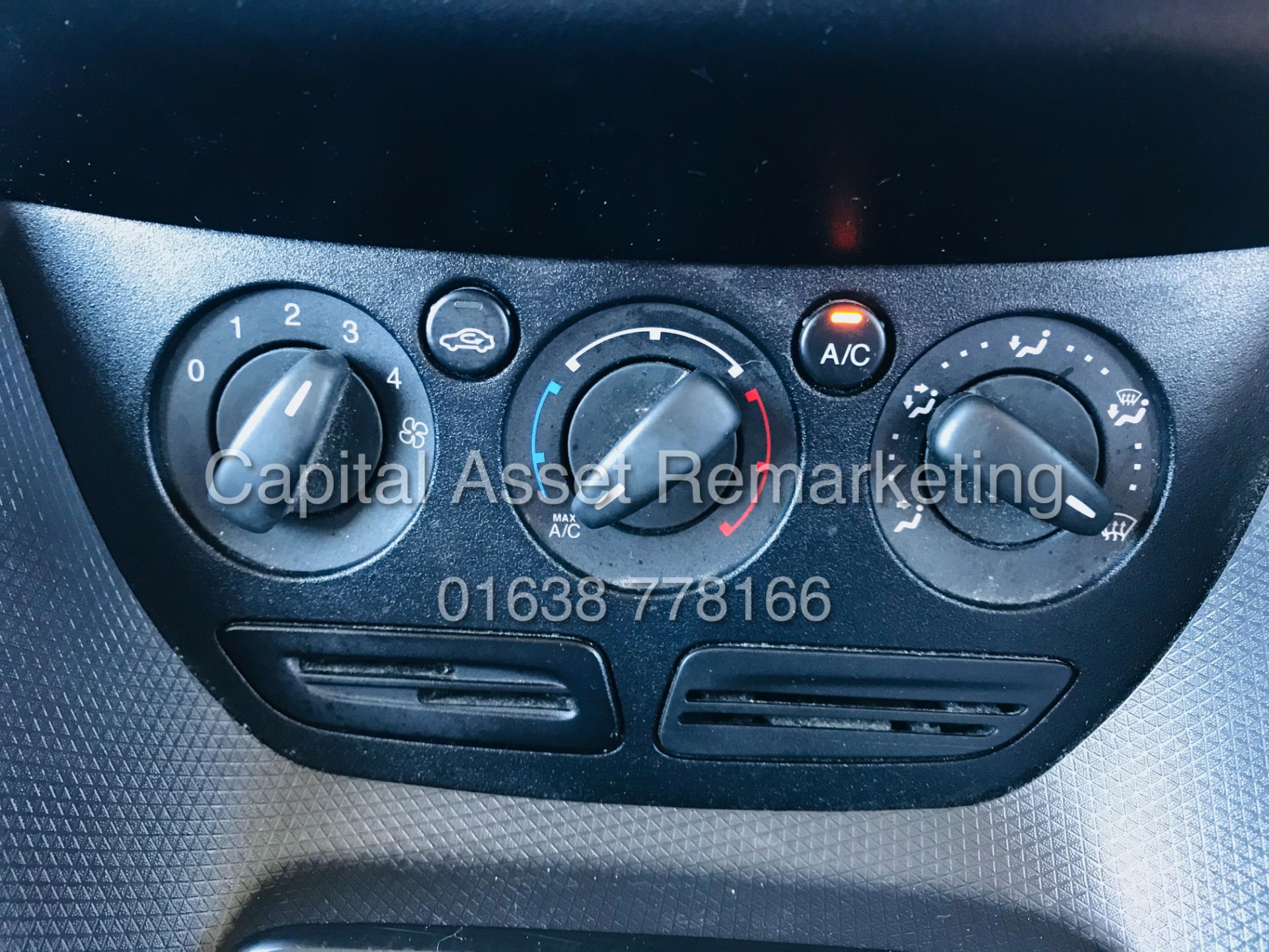 (On Sale) FORD TRANSIT CONNECT 1.5TDCI 220 SWB EURO 6 / ULEZ COMPLIANT (67 REG) 41K MILES FSH *A/C* - Image 23 of 27