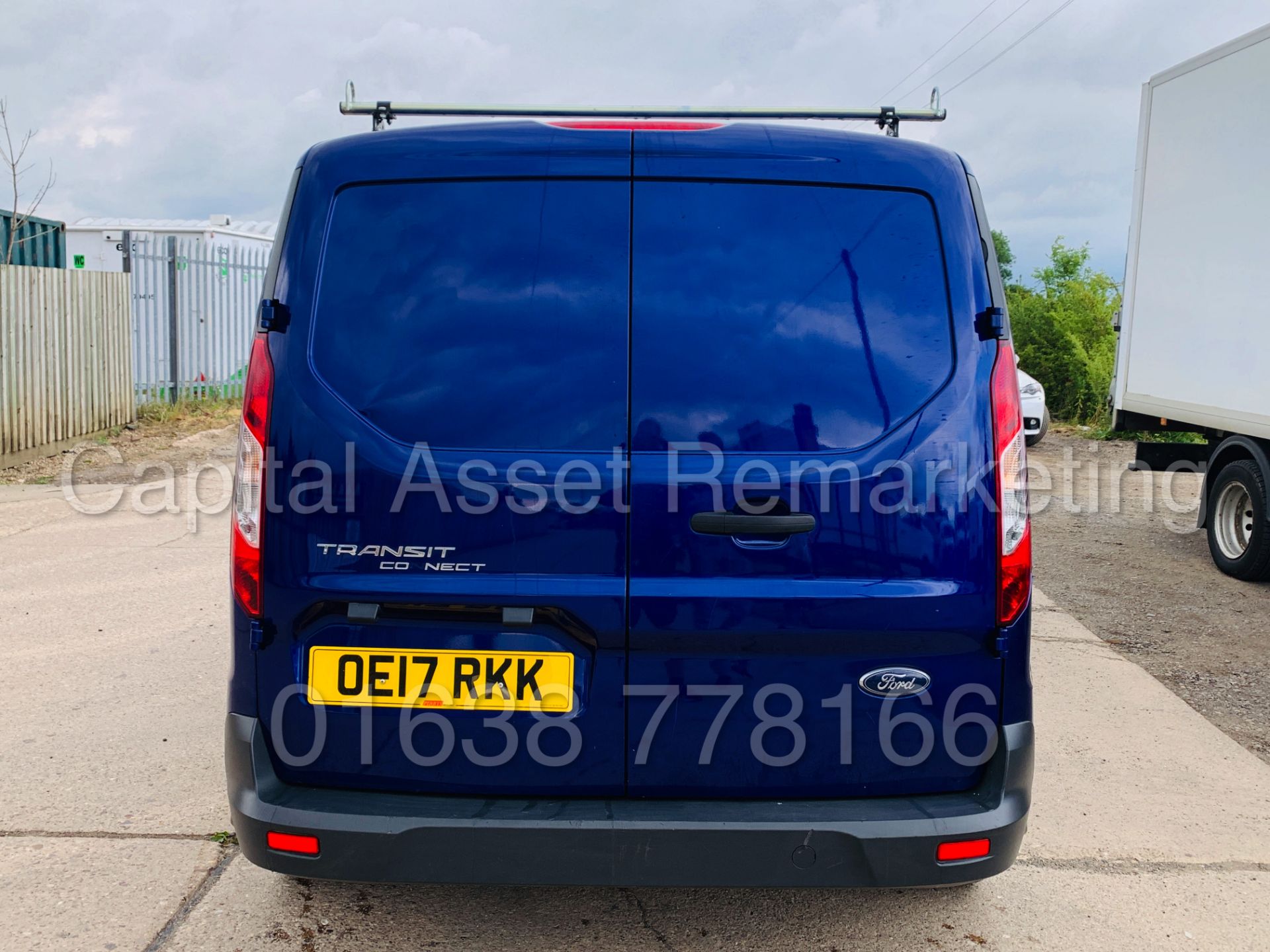 (On Sale) FORD TRANSIT CONNECT *TREND* SWB (2017 - EURO 6 VERSION) '1.5 TDCI - 100 BHP' (1 OWNER) - Image 7 of 39