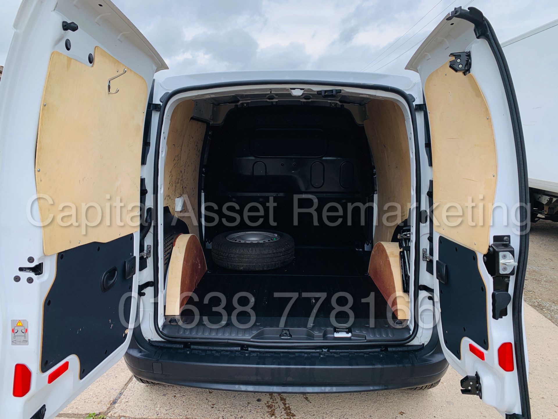 (On Sale) MERCEDES-BENZ CITAN 109 CDI LWB (67 REG - EURO 6) '1.5 CDI - BLUE EFFICIENCY' (1 OWNER) - Image 23 of 37