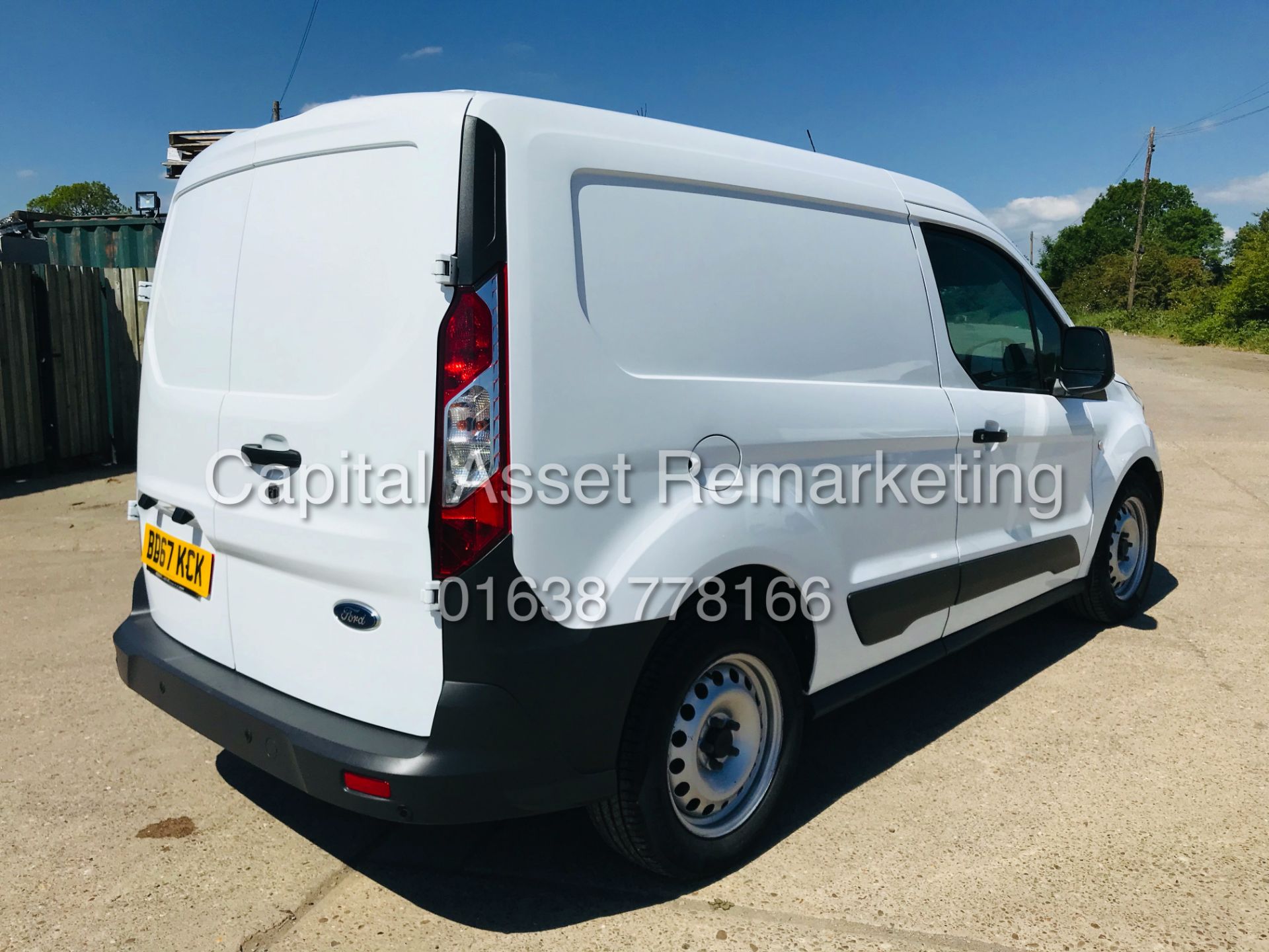 (On Sale) FORD TRANSIT CONNECT 1.5TDCI 220 SWB EURO 6 / ULEZ COMPLIANT (67 REG) 41K MILES FSH *A/C* - Image 13 of 27