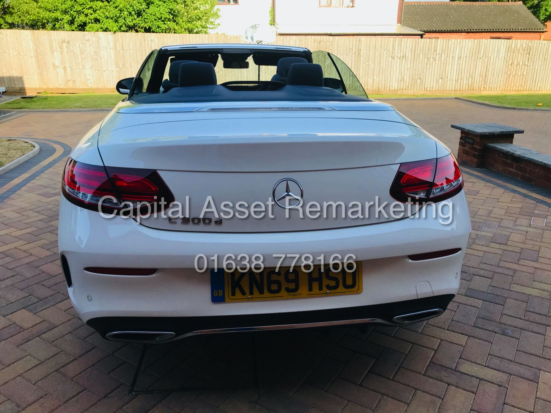 MERCEDES C300d 9G AUTO *AMG PREMUIM - CABRIOLET (2020 MODEL) SAT NAV (MASSIVE SPEC) *NO VAT* - Image 11 of 55