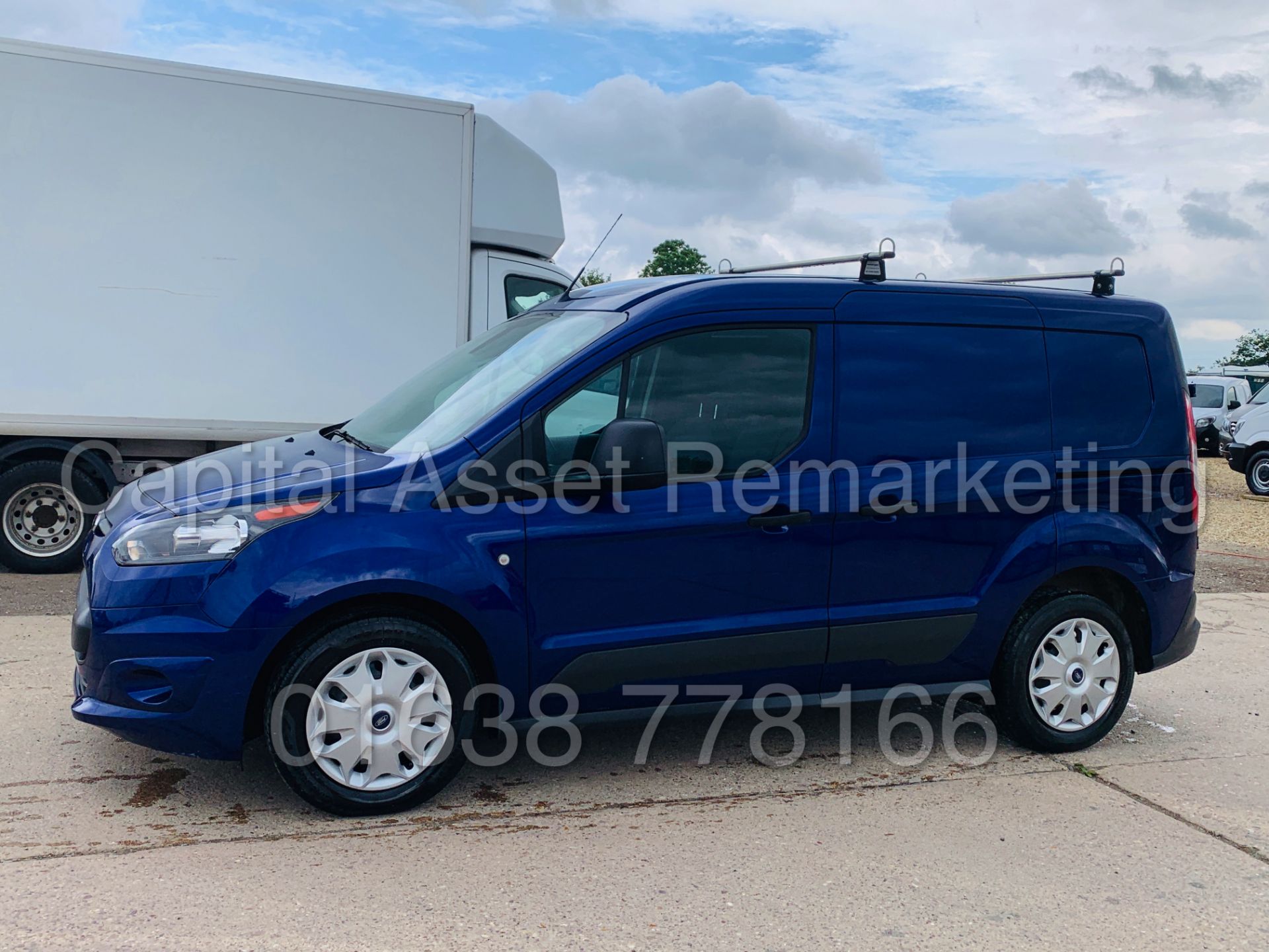 (On Sale) FORD TRANSIT CONNECT *TREND* SWB (2017 - EURO 6 VERSION) '1.5 TDCI - 100 BHP' (1 OWNER) - Image 4 of 39