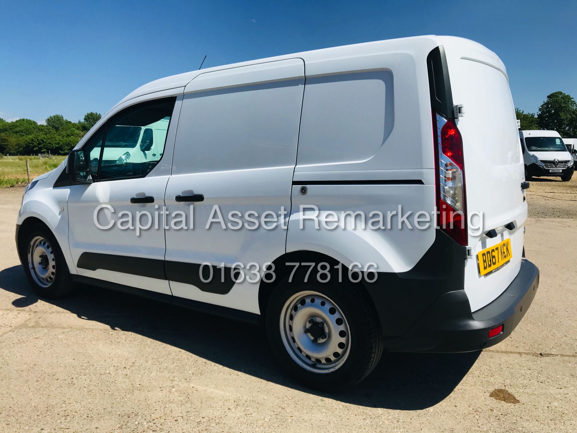 (On Sale) FORD TRANSIT CONNECT 1.5TDCI 220 SWB EURO 6 / ULEZ COMPLIANT (67 REG) 41K MILES FSH *A/C* - Image 11 of 27