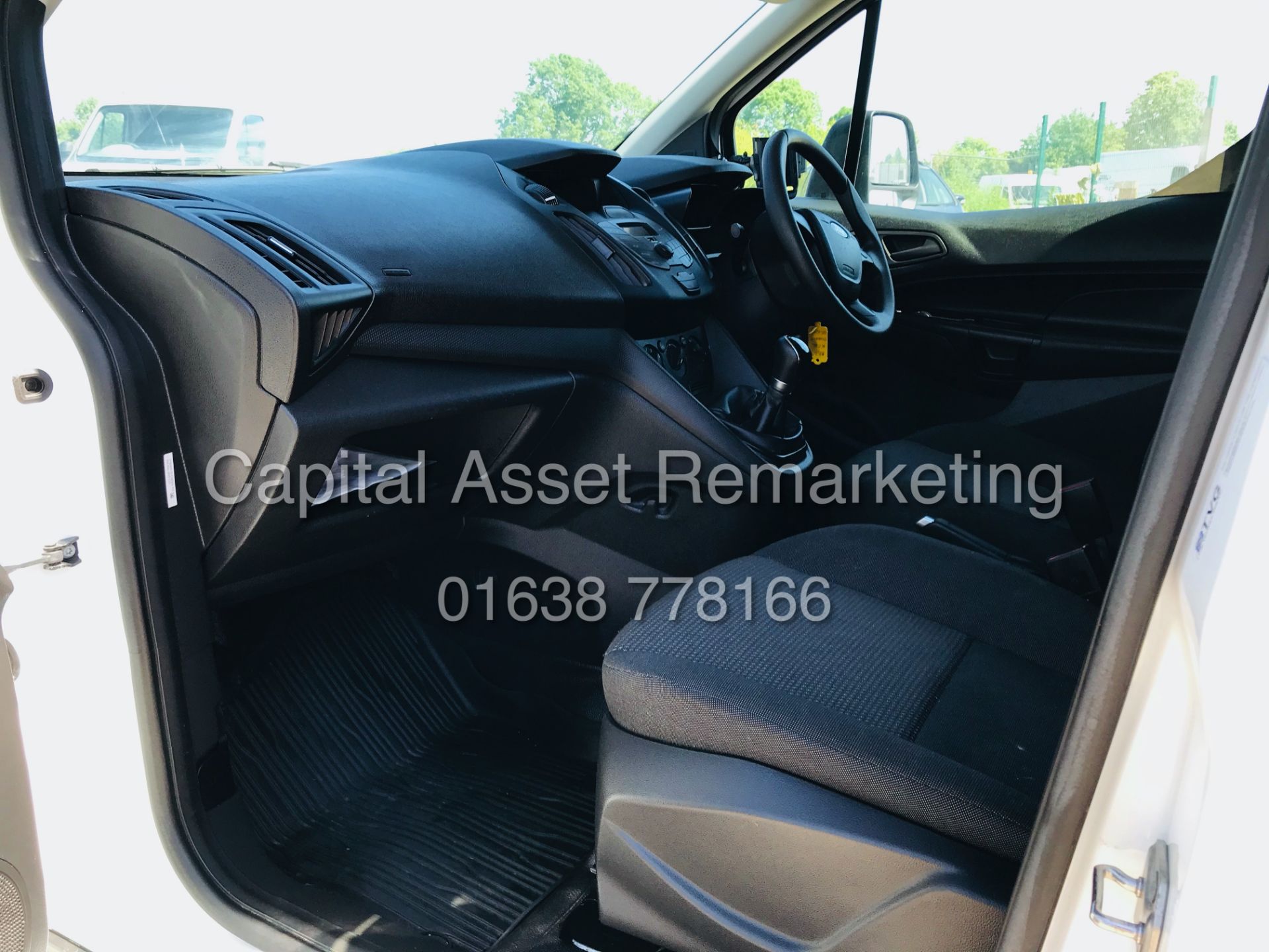 (On Sale) FORD TRANSIT CONNECT 1.5TDCI 220 SWB EURO 6 / ULEZ COMPLIANT (67 REG) 41K MILES FSH *A/C* - Image 27 of 27