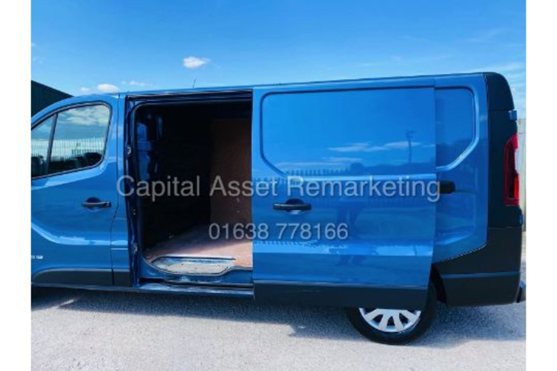 (ON SALE) RENAULT TRAFIC 1.6DCI "BUSINESS EDITION" LWB - 16 REG - AIR CON - MET PAINT - ELEC PACK - Image 10 of 21