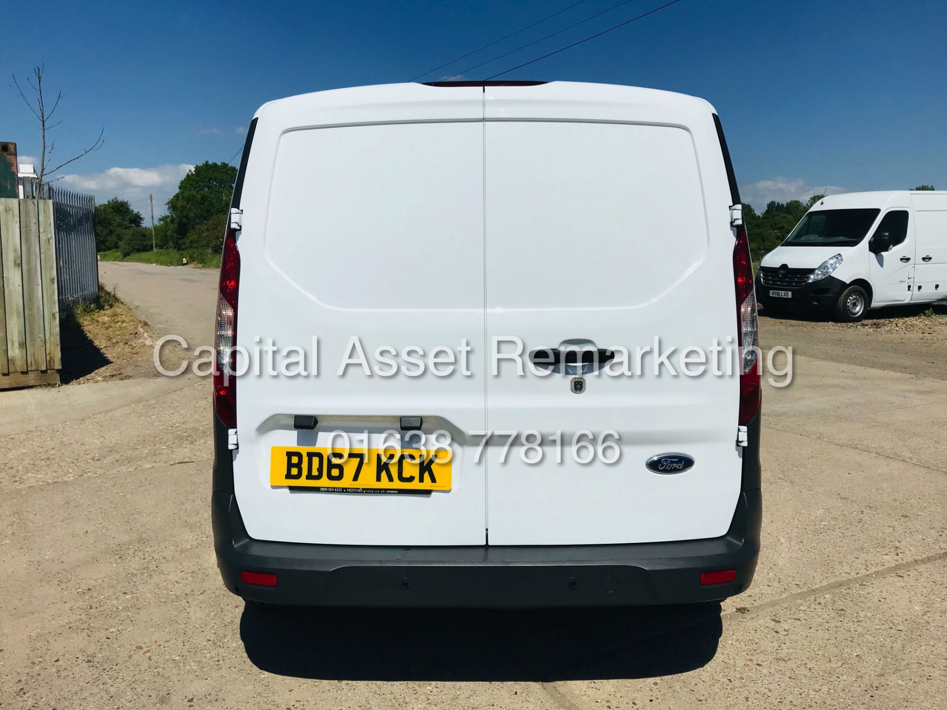 (On Sale) FORD TRANSIT CONNECT 1.5TDCI 220 SWB EURO 6 / ULEZ COMPLIANT (67 REG) 41K MILES FSH *A/C* - Image 12 of 27