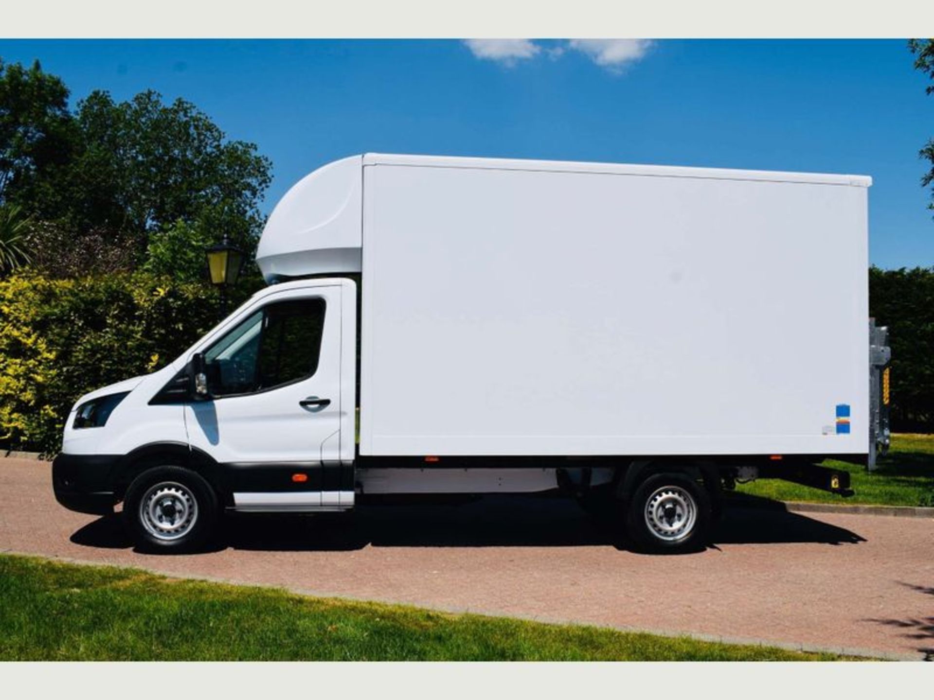 (On Sale) FORD TRANSIT 350 L4 2.0TDCI "130" LUTON BOX WITH ELECTRIC TAIL LIFT - 2019 MODEL - EURO 6