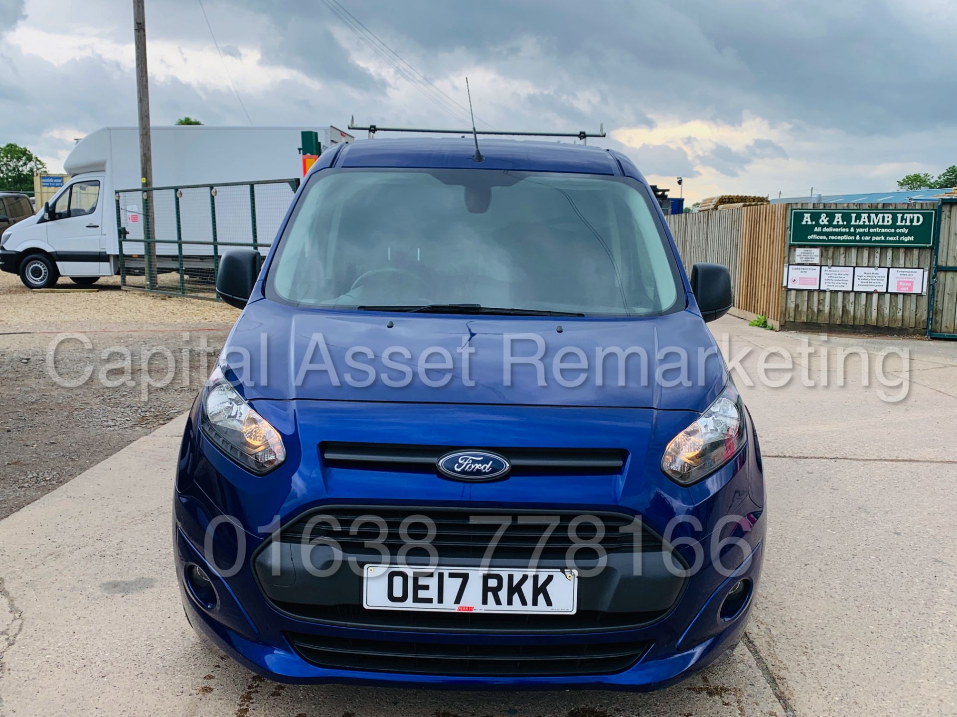 (On Sale) FORD TRANSIT CONNECT *TREND* SWB (2017 - EURO 6 VERSION) '1.5 TDCI - 100 BHP' (1 OWNER) - Image 14 of 39