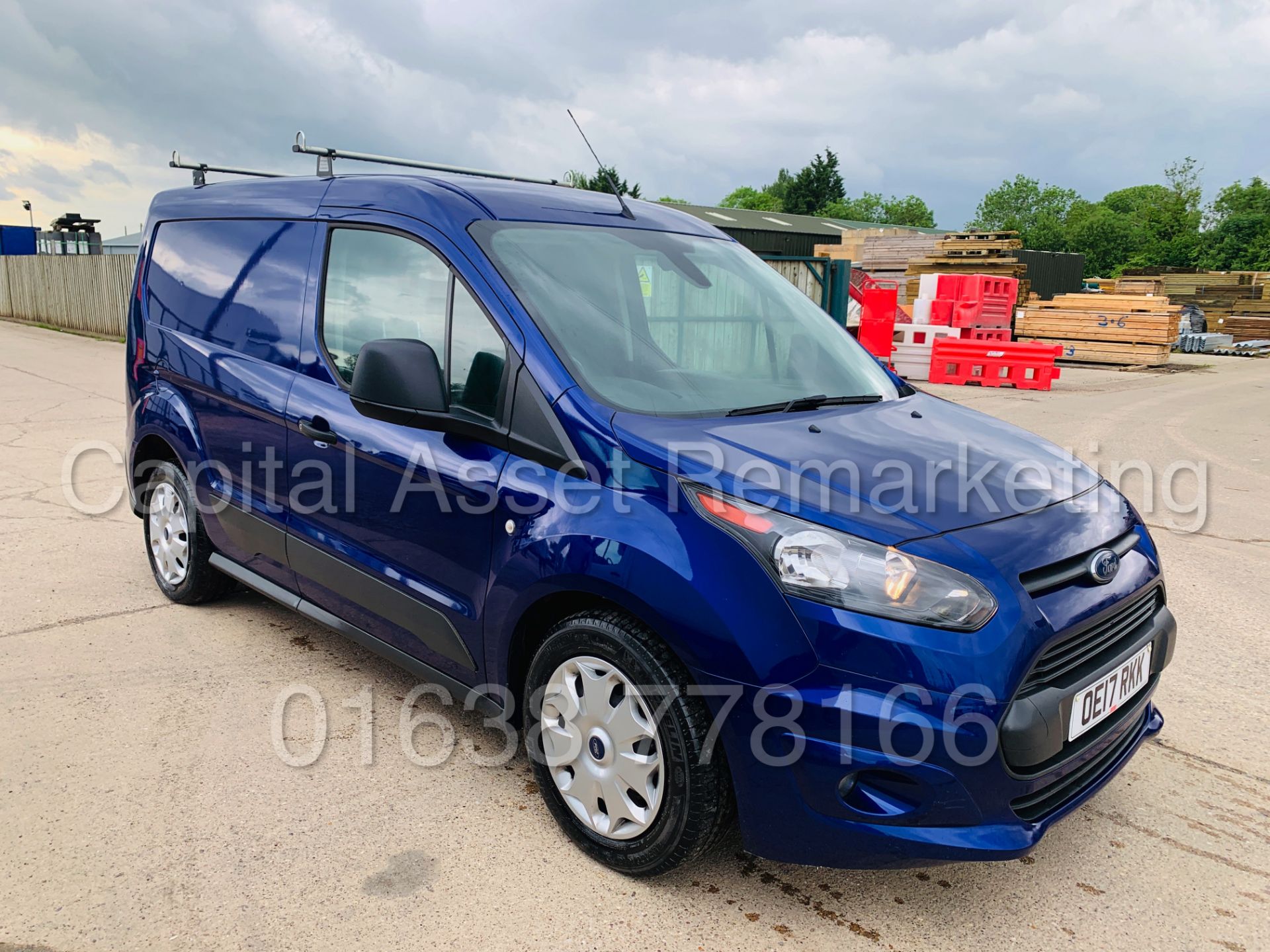 (On Sale) FORD TRANSIT CONNECT *TREND* SWB (2017 - EURO 6 VERSION) '1.5 TDCI - 100 BHP' (1 OWNER) - Image 12 of 39