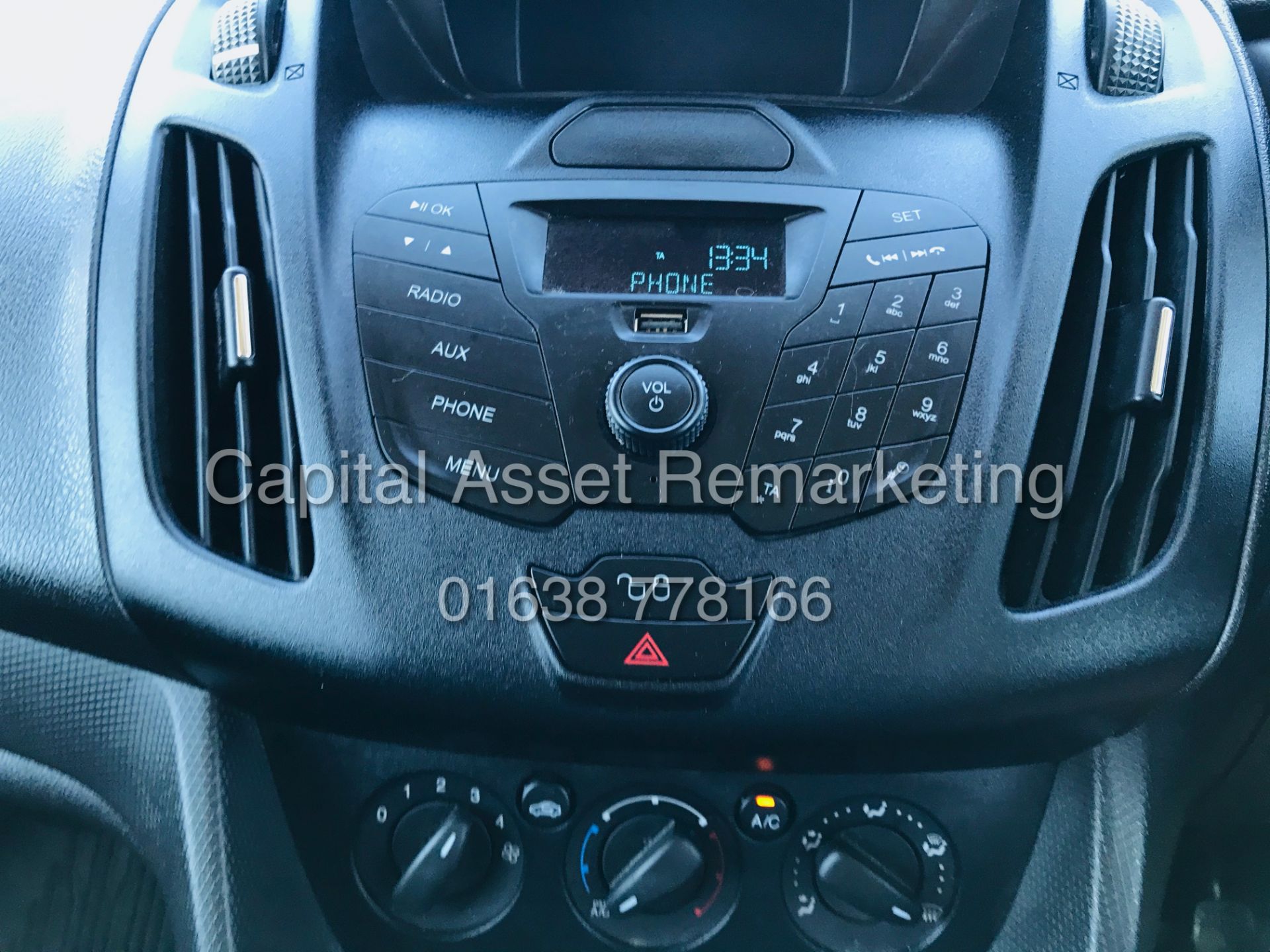 (On Sale) FORD TRANSIT CONNECT 1.5TDCI 220 SWB EURO 6 / ULEZ COMPLIANT (67 REG) 41K MILES FSH *A/C* - Image 21 of 27