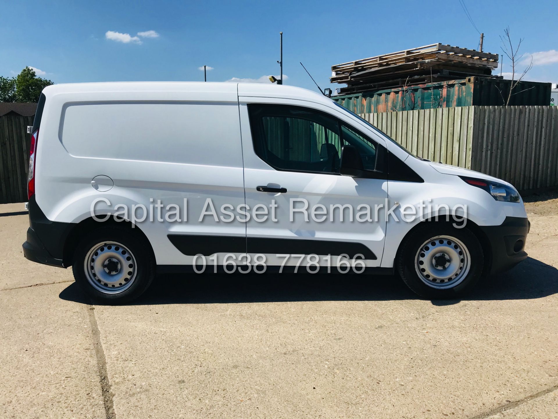 (On Sale) FORD TRANSIT CONNECT 1.5TDCI 220 SWB EURO 6 / ULEZ COMPLIANT (67 REG) 41K MILES FSH *A/C* - Image 14 of 27