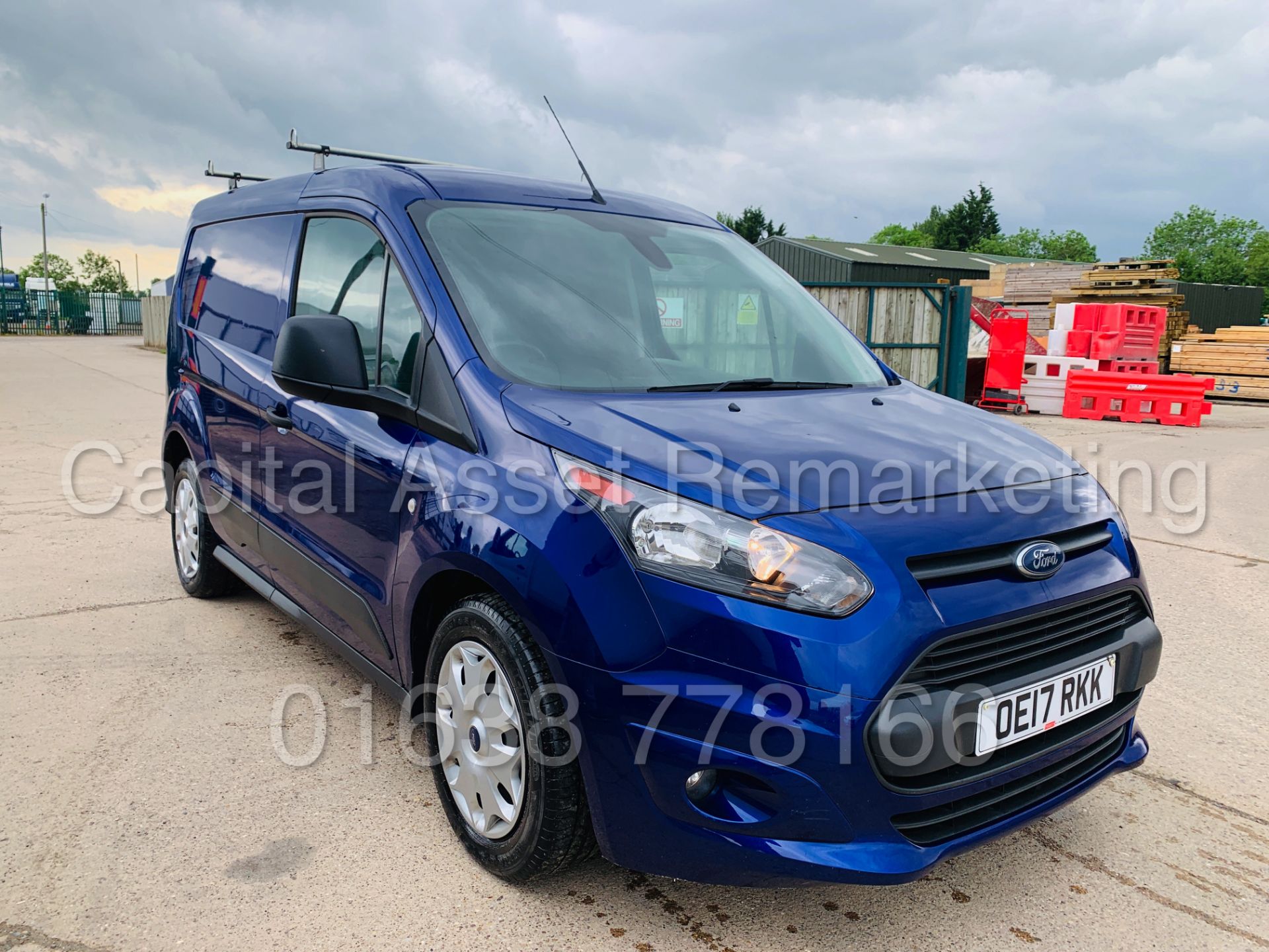 (On Sale) FORD TRANSIT CONNECT *TREND* SWB (2017 - EURO 6 VERSION) '1.5 TDCI - 100 BHP' (1 OWNER) - Image 13 of 39