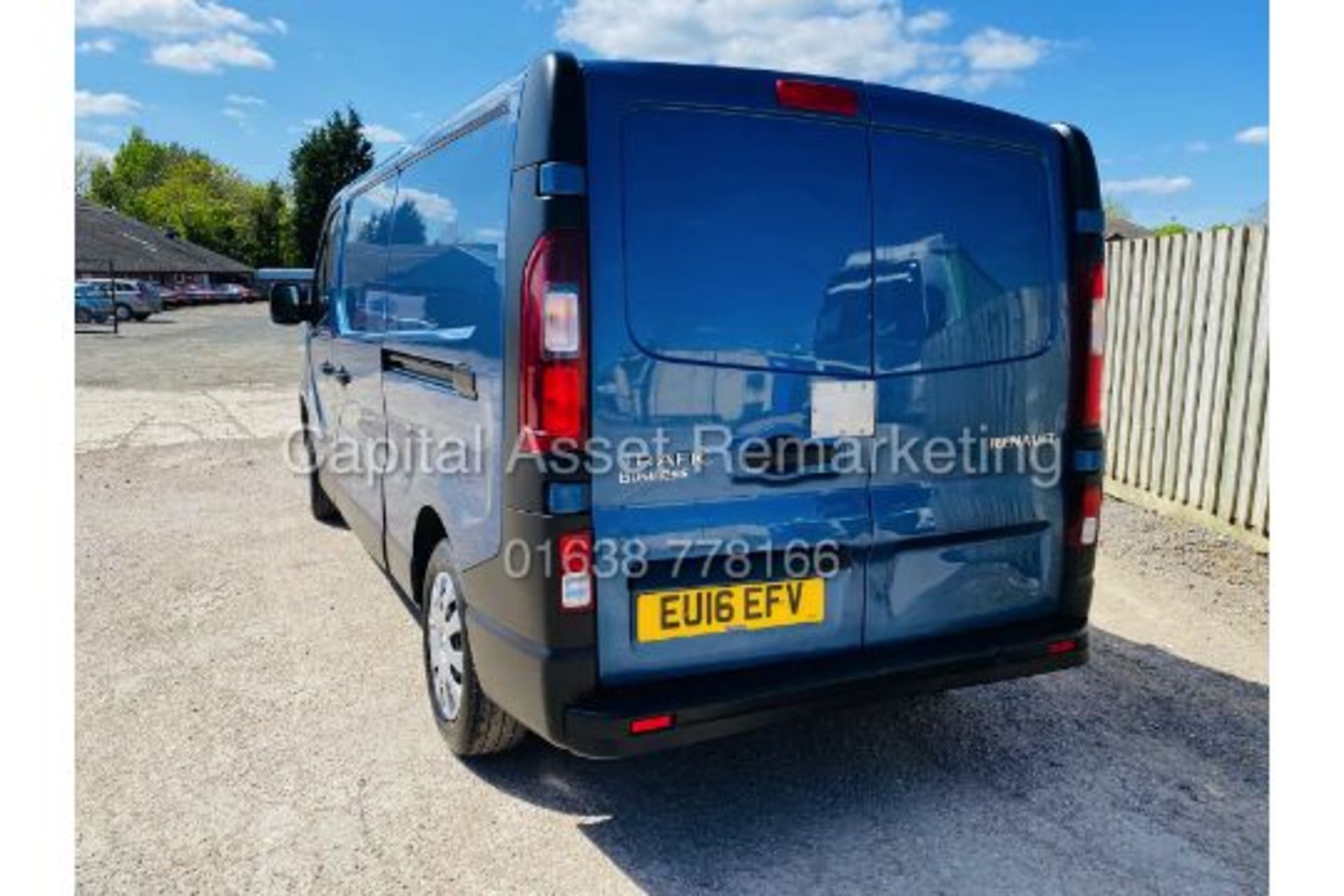 (ON SALE) RENAULT TRAFIC 1.6DCI "BUSINESS EDITION" LWB - 16 REG - AIR CON - MET PAINT - ELEC PACK - Image 7 of 21