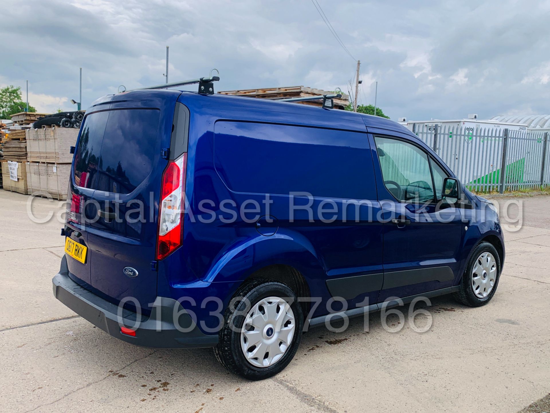 (On Sale) FORD TRANSIT CONNECT *TREND* SWB (2017 - EURO 6 VERSION) '1.5 TDCI - 100 BHP' (1 OWNER) - Image 9 of 39