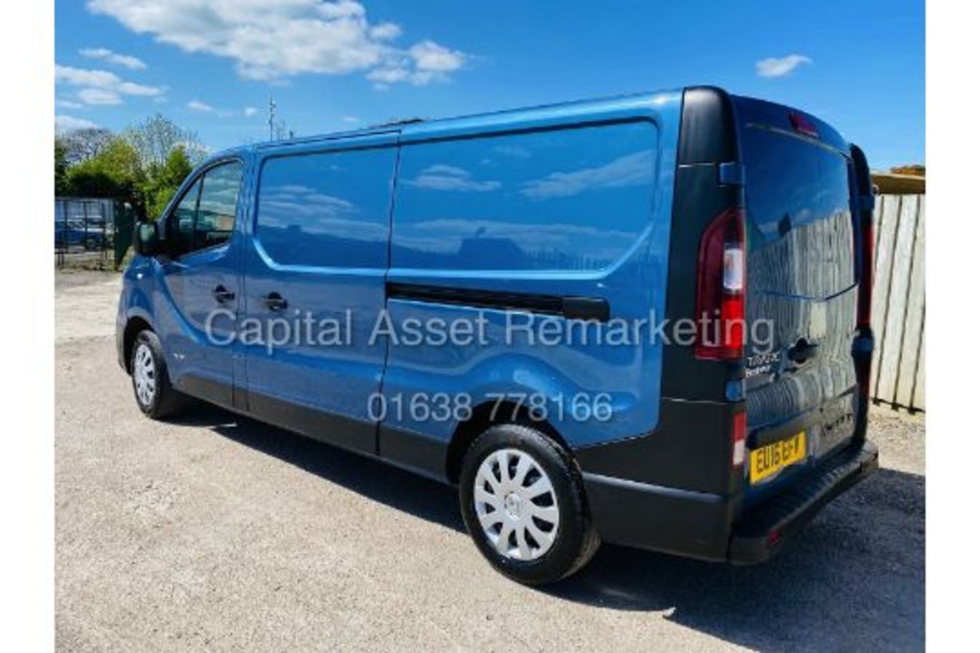 (ON SALE) RENAULT TRAFIC 1.6DCI "BUSINESS EDITION" LWB - 16 REG - AIR CON - MET PAINT - ELEC PACK - Image 8 of 21