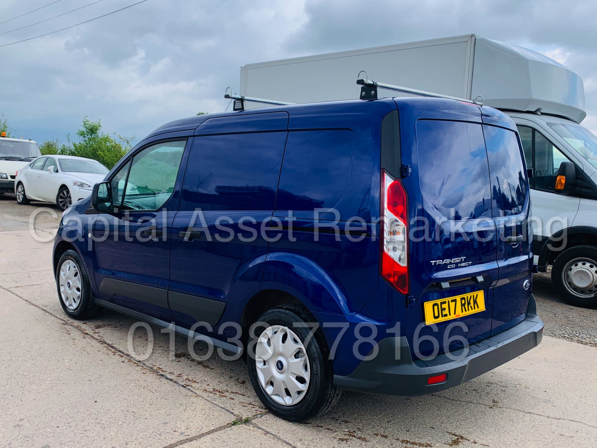 (On Sale) FORD TRANSIT CONNECT *TREND* SWB (2017 - EURO 6 VERSION) '1.5 TDCI - 100 BHP' (1 OWNER) - Image 5 of 39