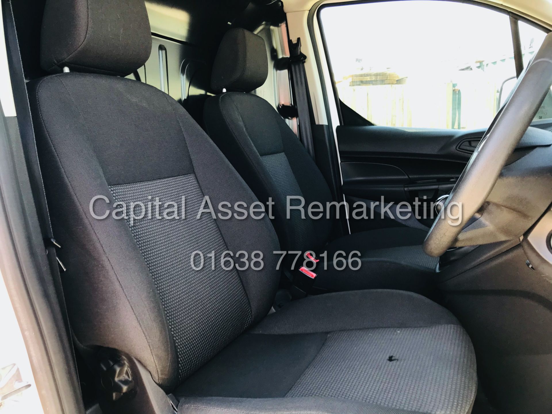 (On Sale) FORD TRANSIT CONNECT 1.5TDCI 220 SWB EURO 6 / ULEZ COMPLIANT (67 REG) 41K MILES FSH *A/C* - Image 17 of 27