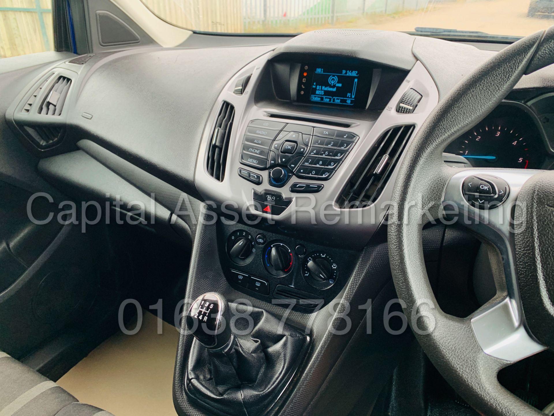 (On Sale) FORD TRANSIT CONNECT *TREND* SWB (2017 - EURO 6 VERSION) '1.5 TDCI - 100 BHP' (1 OWNER) - Image 32 of 39