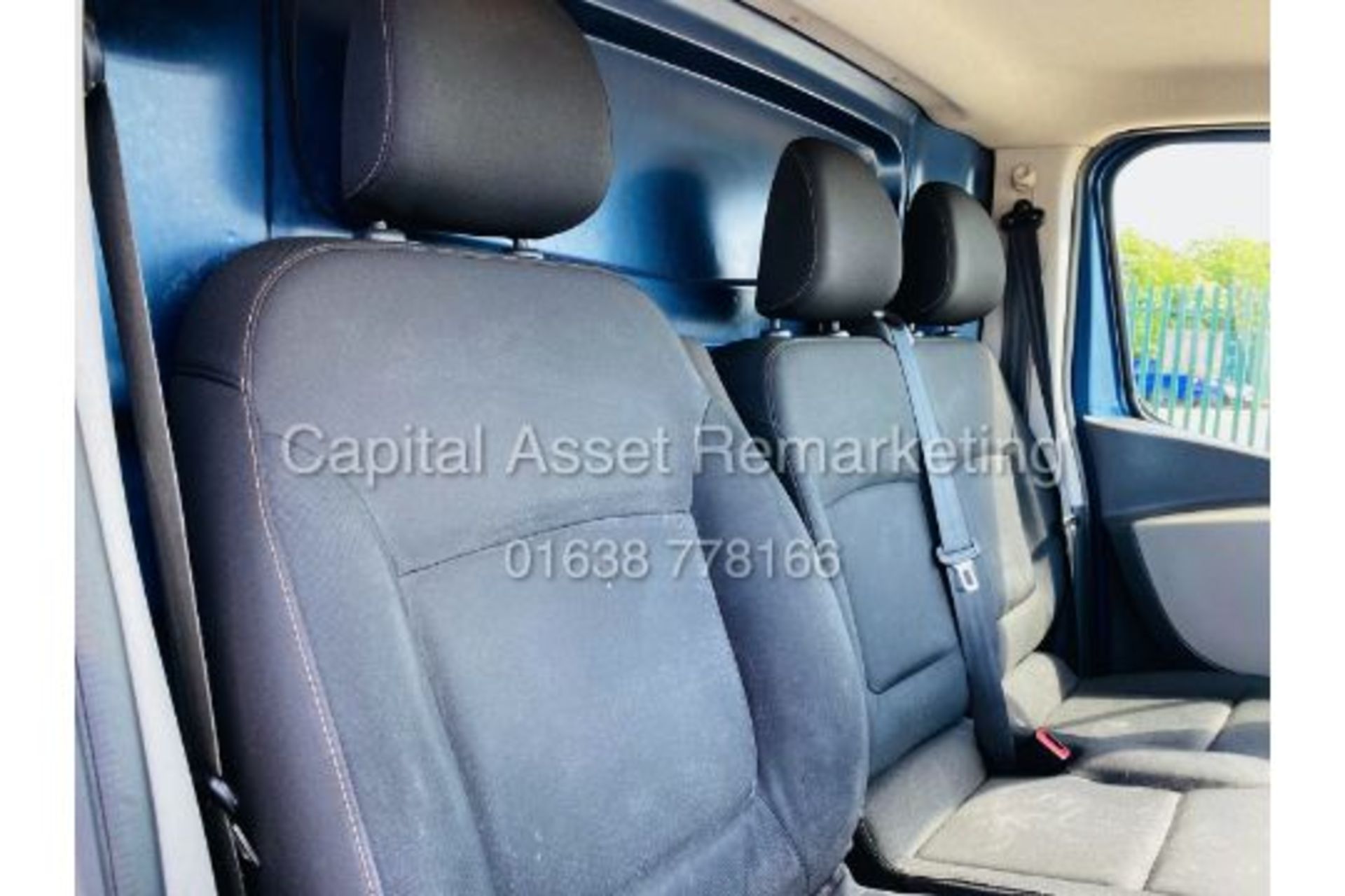 (ON SALE) RENAULT TRAFIC 1.6DCI "BUSINESS EDITION" LWB - 16 REG - AIR CON - MET PAINT - ELEC PACK - Image 11 of 21