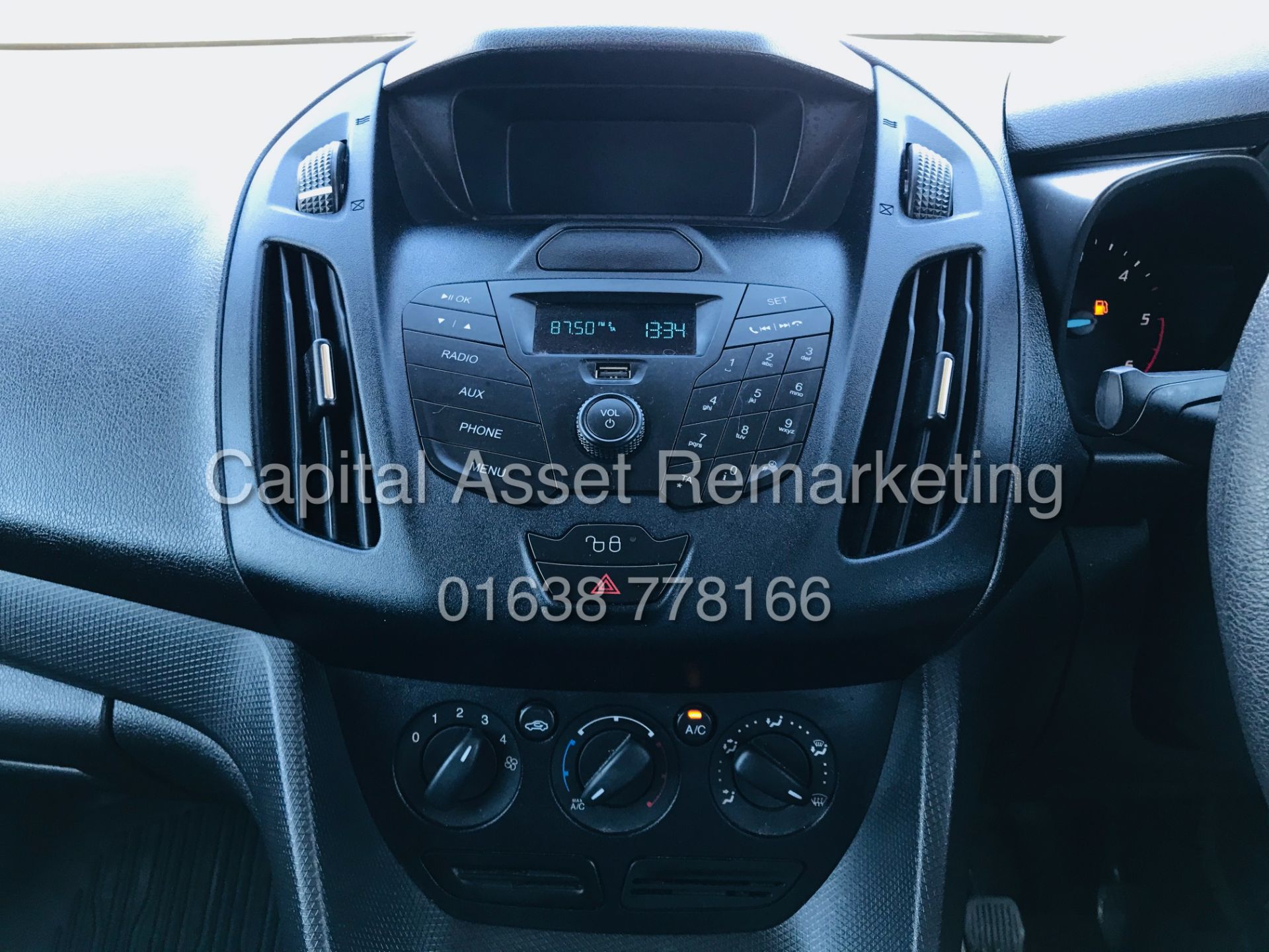 (On Sale) FORD TRANSIT CONNECT 1.5TDCI 220 SWB EURO 6 / ULEZ COMPLIANT (67 REG) 41K MILES FSH *A/C* - Image 20 of 27