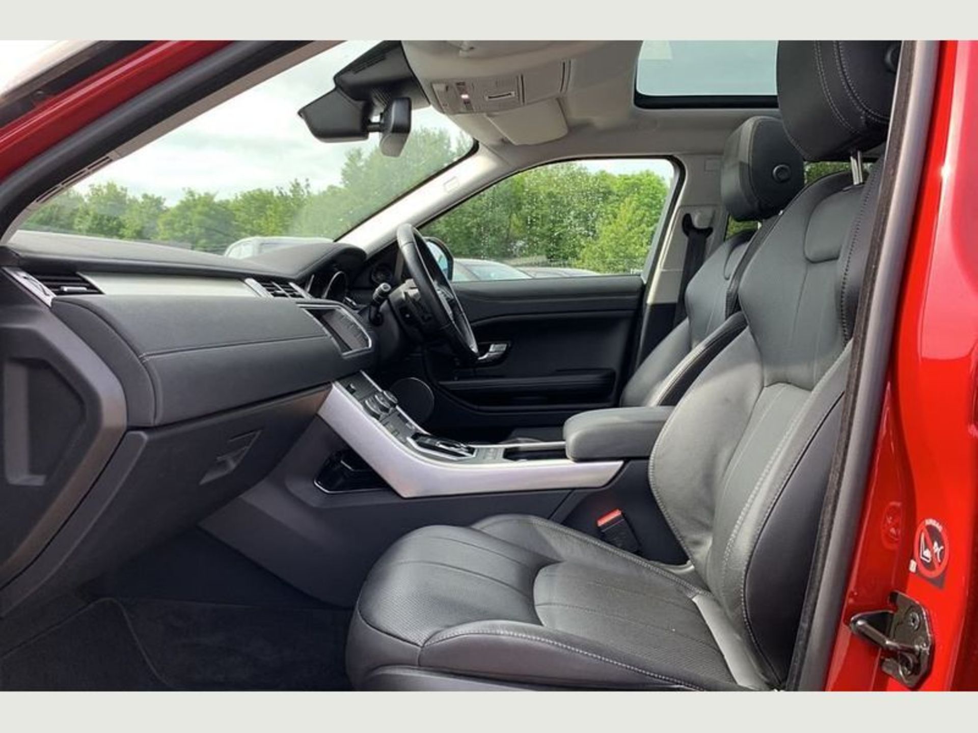 On Sale RANGE ROVER EVOQUE 2.0ED4 "SE" SPECIAL EQUIPMENT - (2018 MODEL) 1 KEEPER - LEATHER - LOOK! - Image 2 of 4