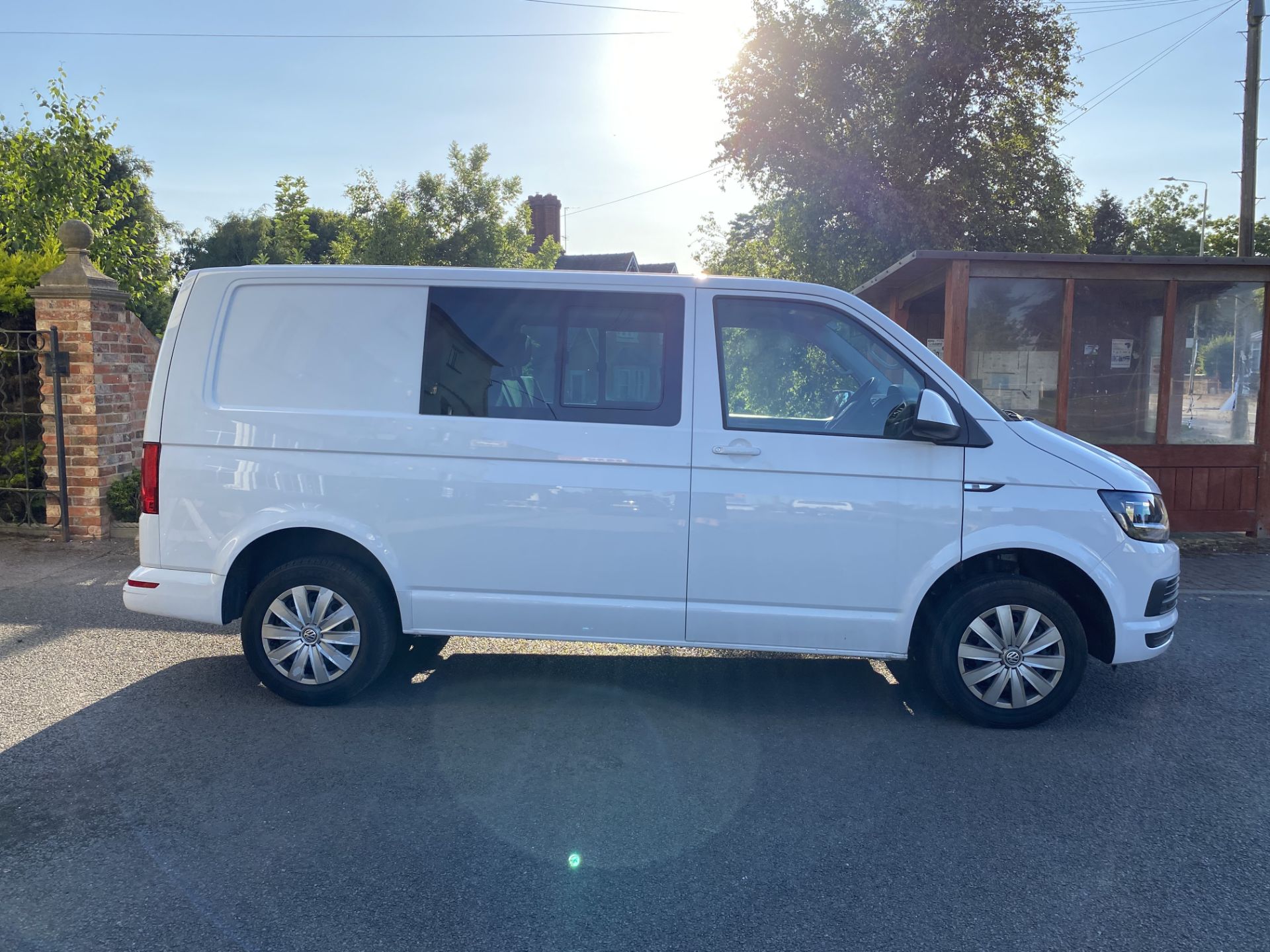 ON SALE VOLKSWAGEN TRANSPORTER T30 *TRENDLINE* 6 SEATER CREW VAN* (2019 - EURO 6) '2.0 TDI - 150 BHP - Image 6 of 14