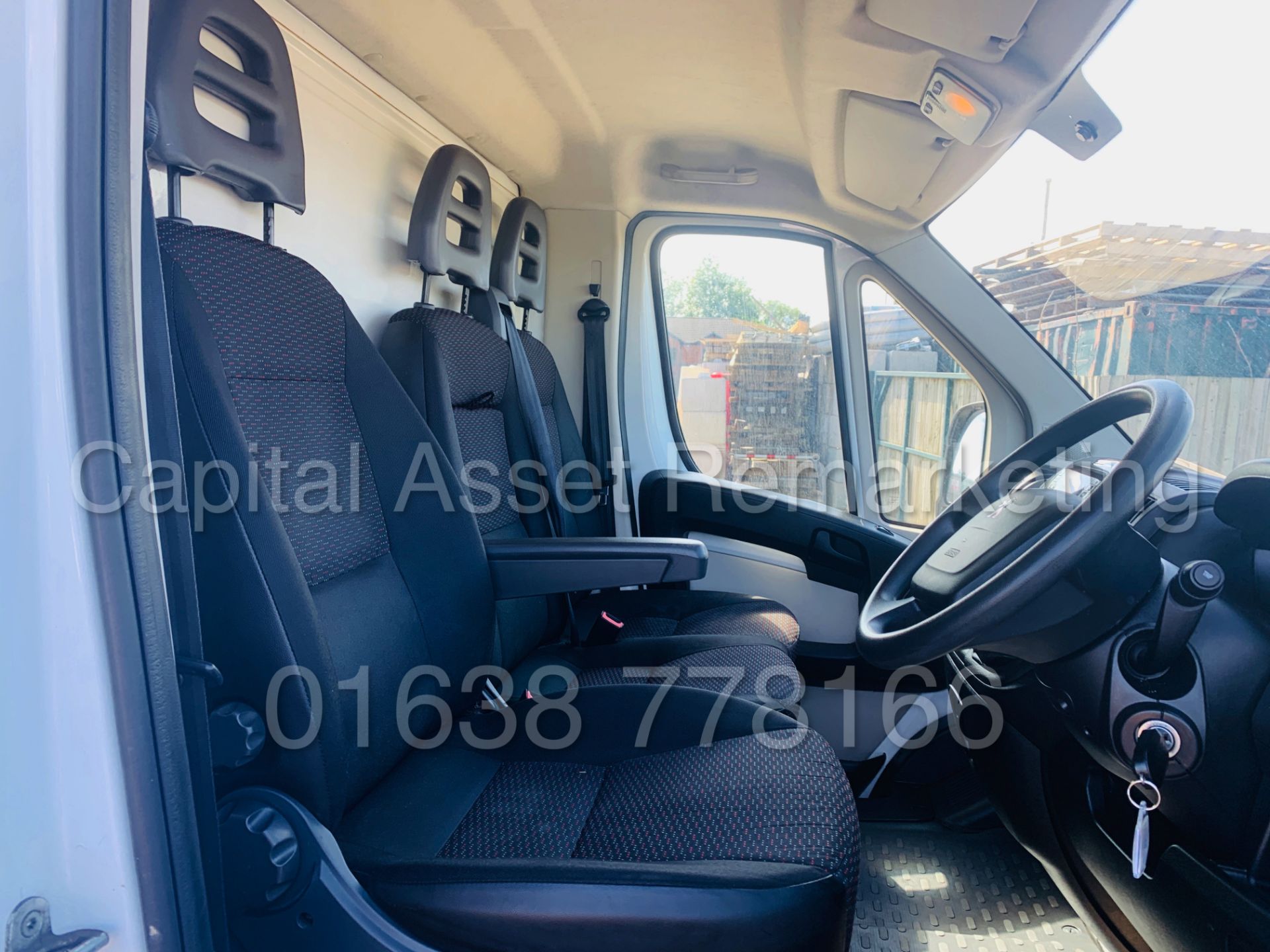 (On Sale) PEUGEOT BOXER *LWB- LO-LOADER / LUTON* (2017 - EURO 6) '2.2 HDI - 6 SPEED' (1 OWNER) - Image 26 of 37