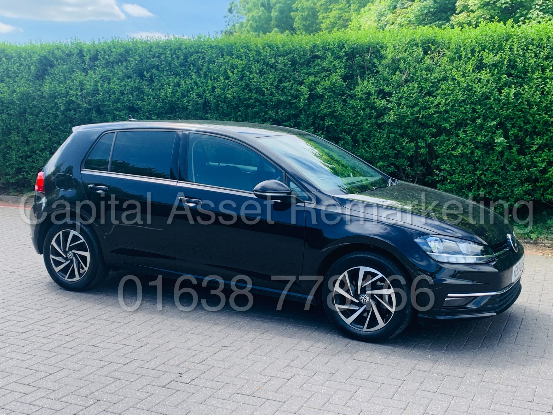 (On Sale) VOLKSWAGEN GOLF *5 DOOR HATCHBACK* (69 REG) 'TDI -STOP/START' *SAT NAV* (1 OWNER FROM NEW) - Image 10 of 49