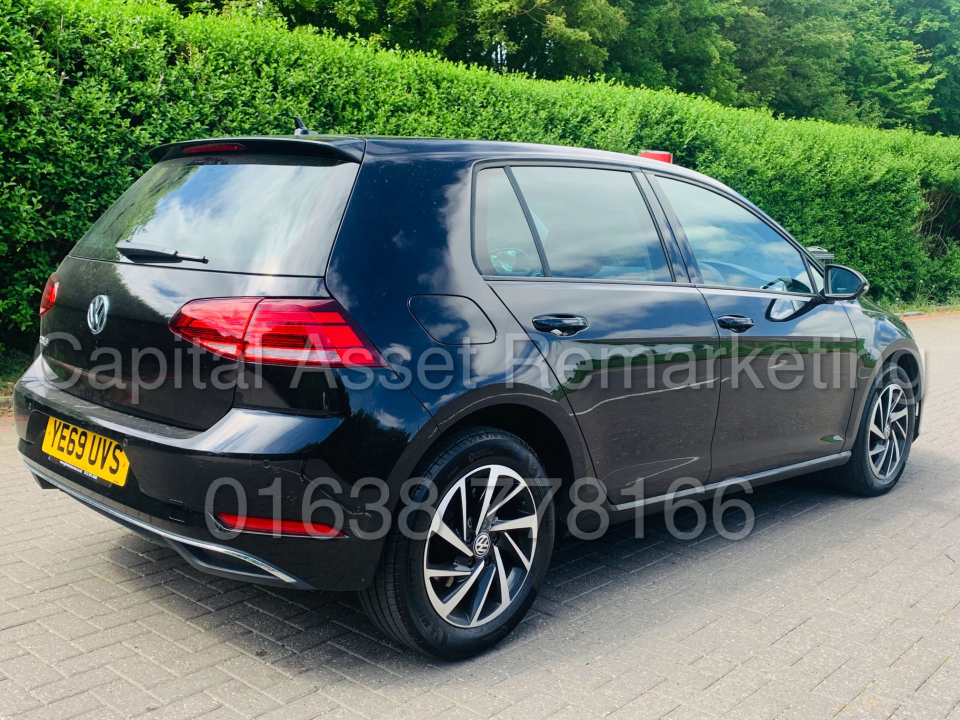 (On Sale) VOLKSWAGEN GOLF *5 DOOR HATCHBACK* (69 REG) 'TDI -STOP/START' *SAT NAV* (1 OWNER FROM NEW) - Image 9 of 49