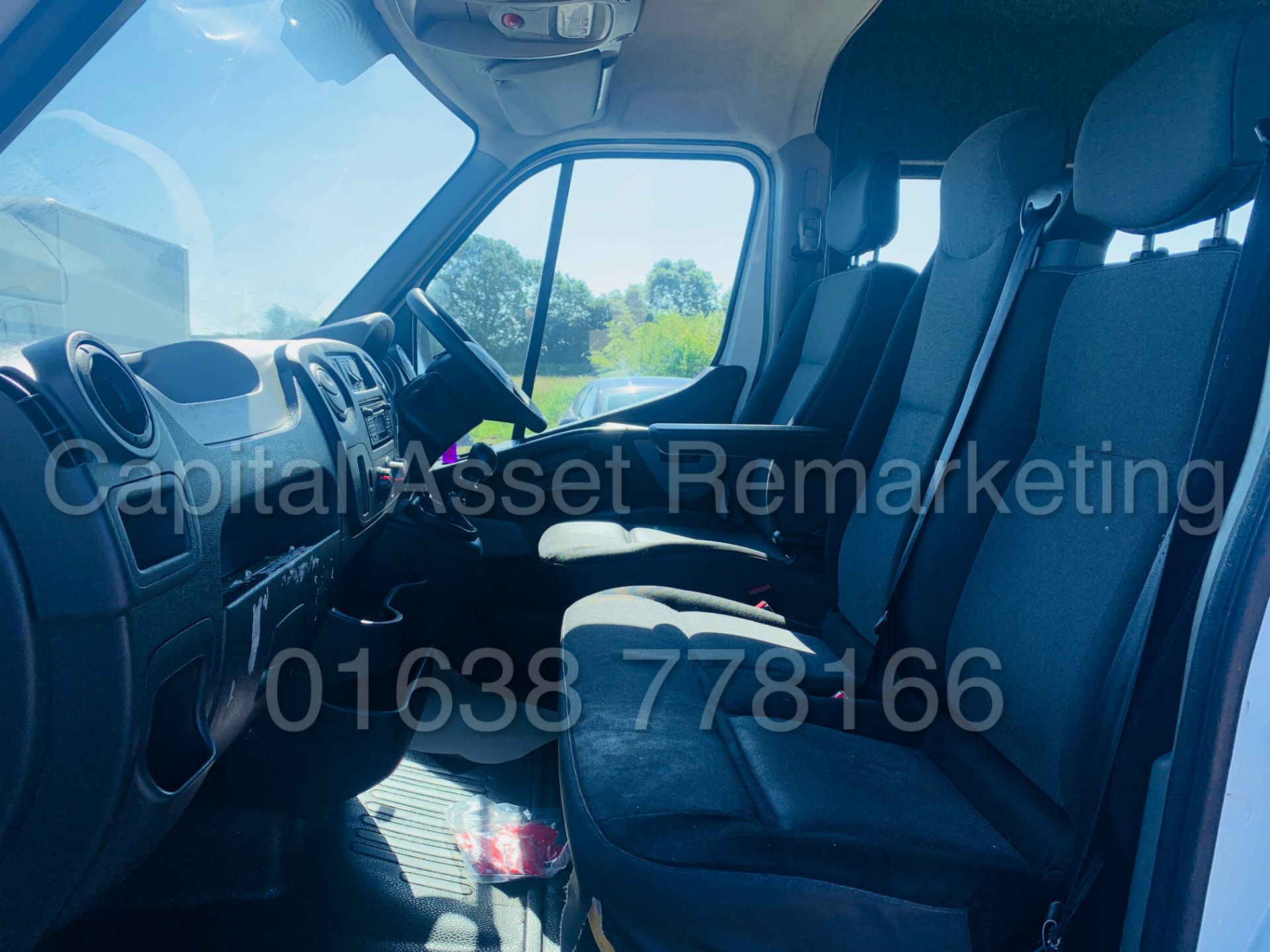 (On Sale) RENAULT MASTER LM35 *LWB HI-ROOF* 9 SEATER VAN (2016) '2.3 DCI - 6 SPEED' **36,000 MILES** - Image 19 of 36