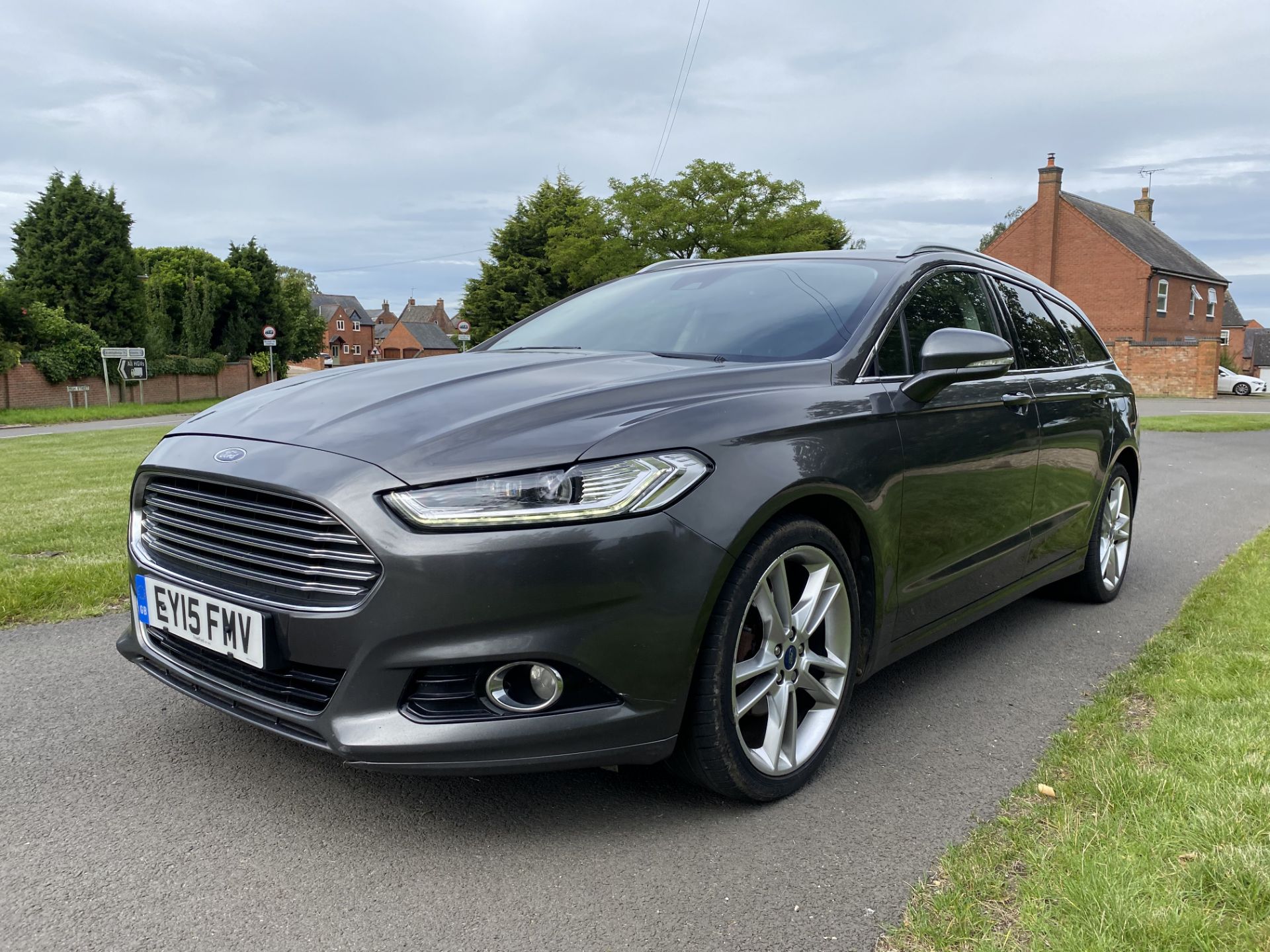 FORD MONDEO *TITANIUM* 5 DOOR ESTATE (2015 - NEW MODEL) '2.0 TDCI -LEATHER - SAT NAV - HUGE SPEC!! - Image 4 of 28