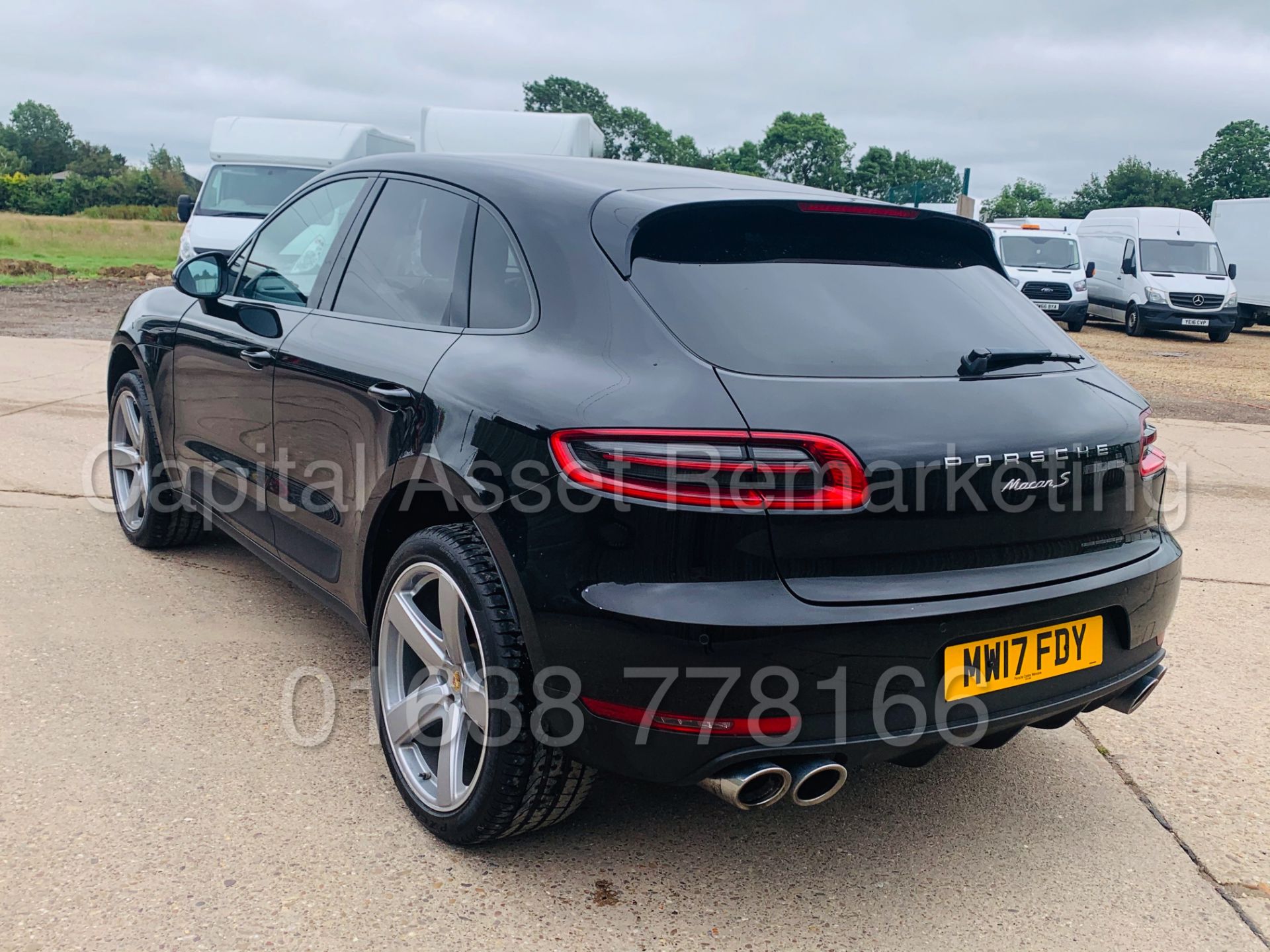 PORSCHE MACAN S *SPORTS SUV* (2017) '3.0 V6 DIESEL - 258 BHP - AUTO PDK' *MASSIVE SPEC* - Image 10 of 56