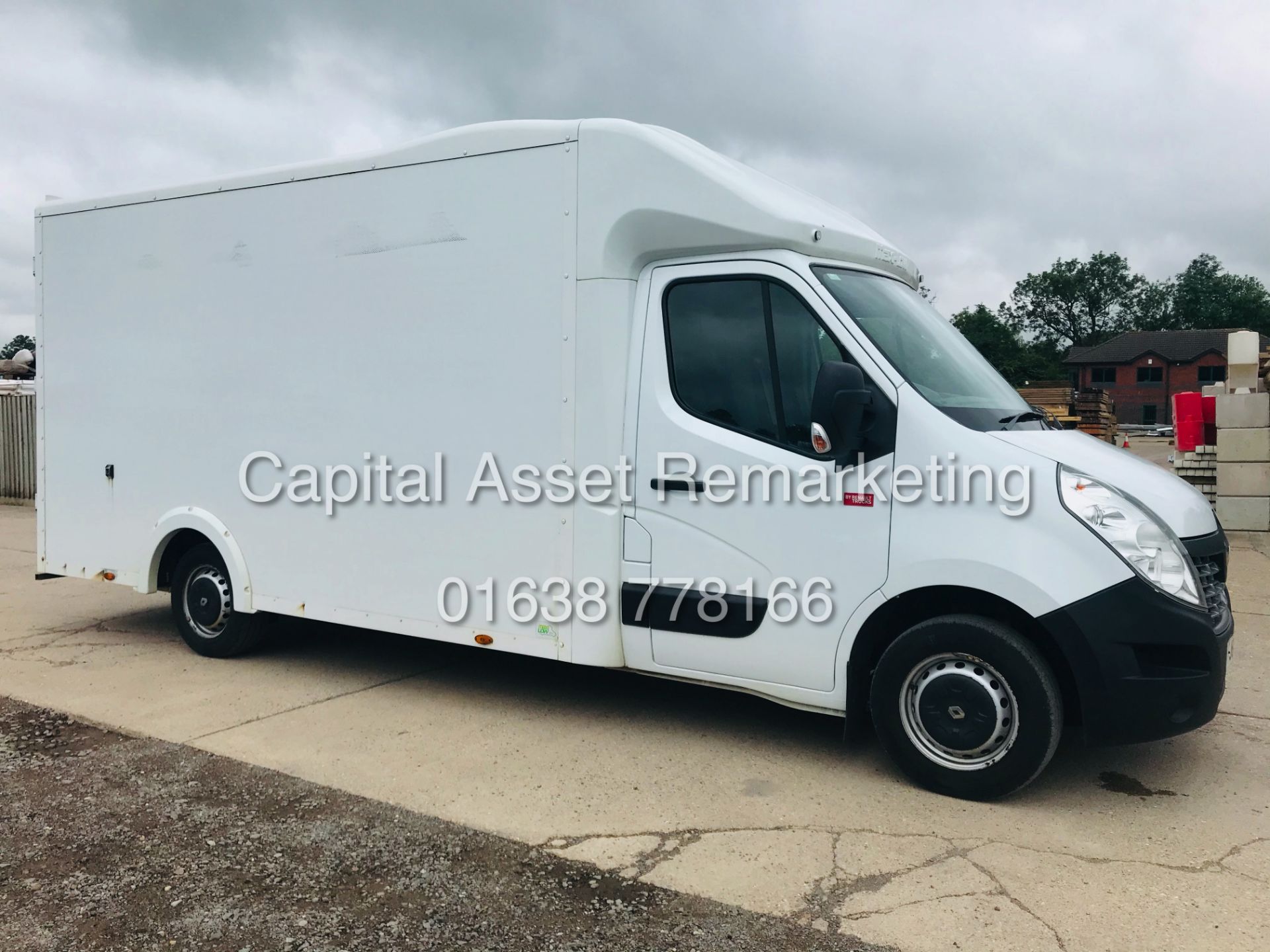 On Sale RENAULT MASTER 2.3DTI "LWB" MAXI-LOW LUTON (2017 REG) EURO 6 -1 OWNER BARN DOORS - AIR CON