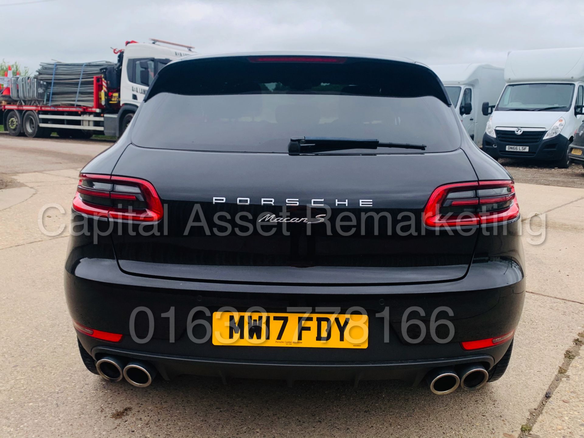 PORSCHE MACAN S *SPORTS SUV* (2017) '3.0 V6 DIESEL - 258 BHP - AUTO PDK' *MASSIVE SPEC* - Image 11 of 56