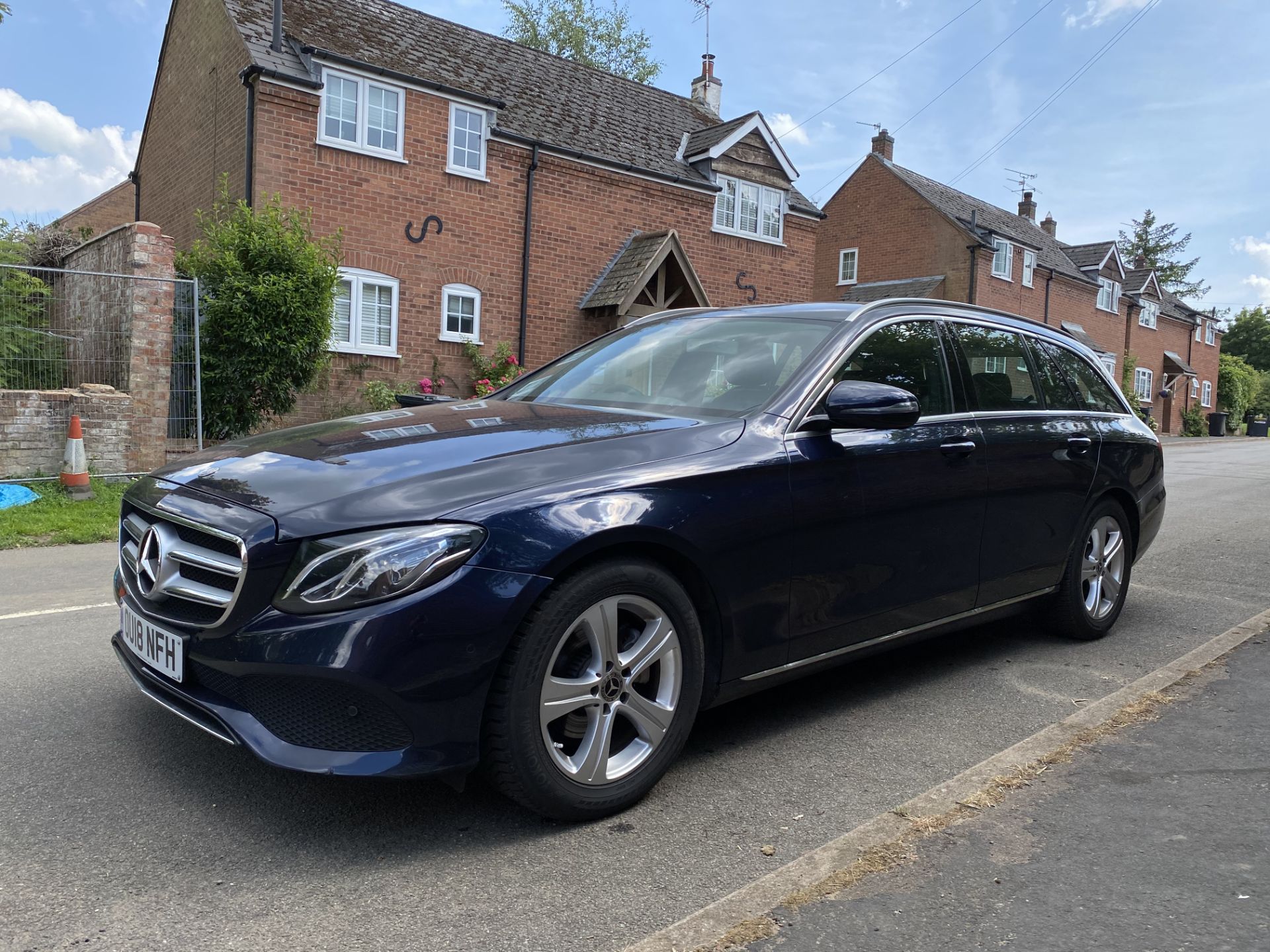 On Sale MERCEDES E220d "SE" AUTO ESTATE - 18 REG - 1 KEEPER - LEATHER - SAT NAV - HUGE SPEC - LOOK!! - Image 2 of 29