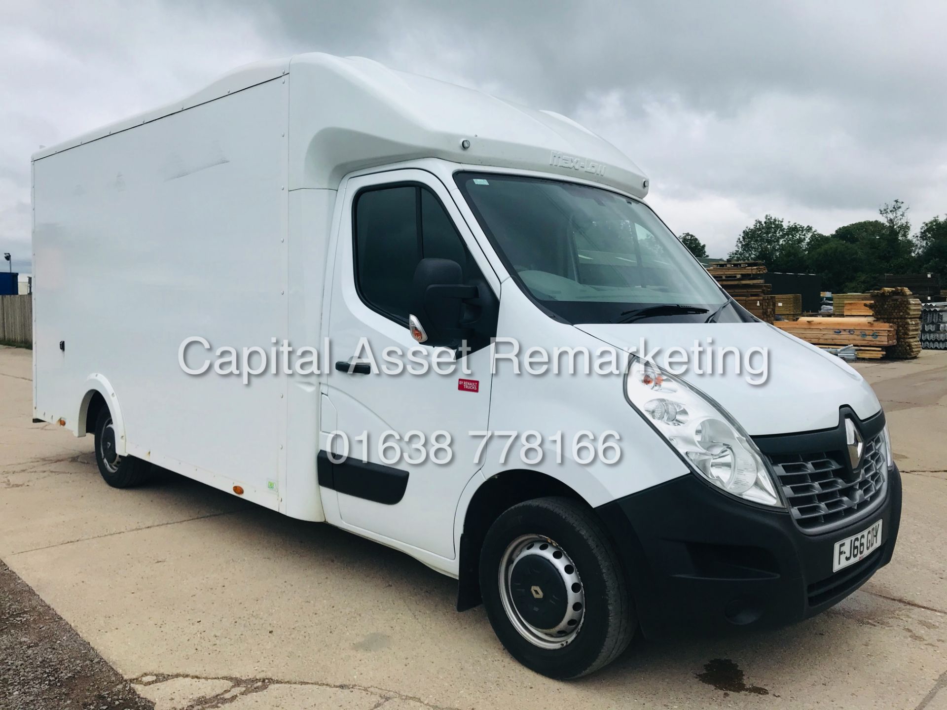 On Sale RENAULT MASTER 2.3DTI "LWB" MAXI-LOW LUTON (2017 REG) EURO 6 -1 OWNER BARN DOORS - AIR CON - Image 3 of 22