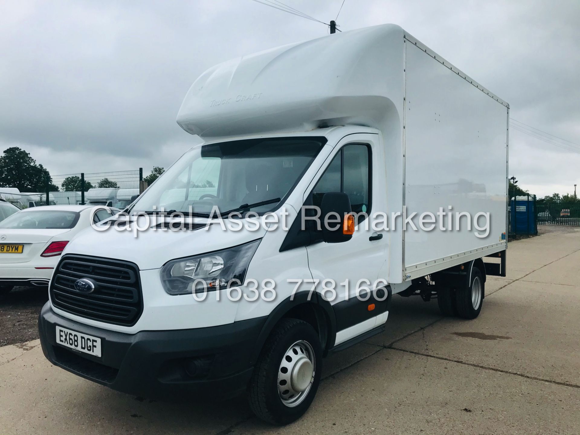 FORD TRANSIT 2.0TDCI (2019 MODEL) 14 FT LUTON WITH TAIL LIFT *AIR CON* 1 OWNER FSH *EURO 6* - Image 4 of 21