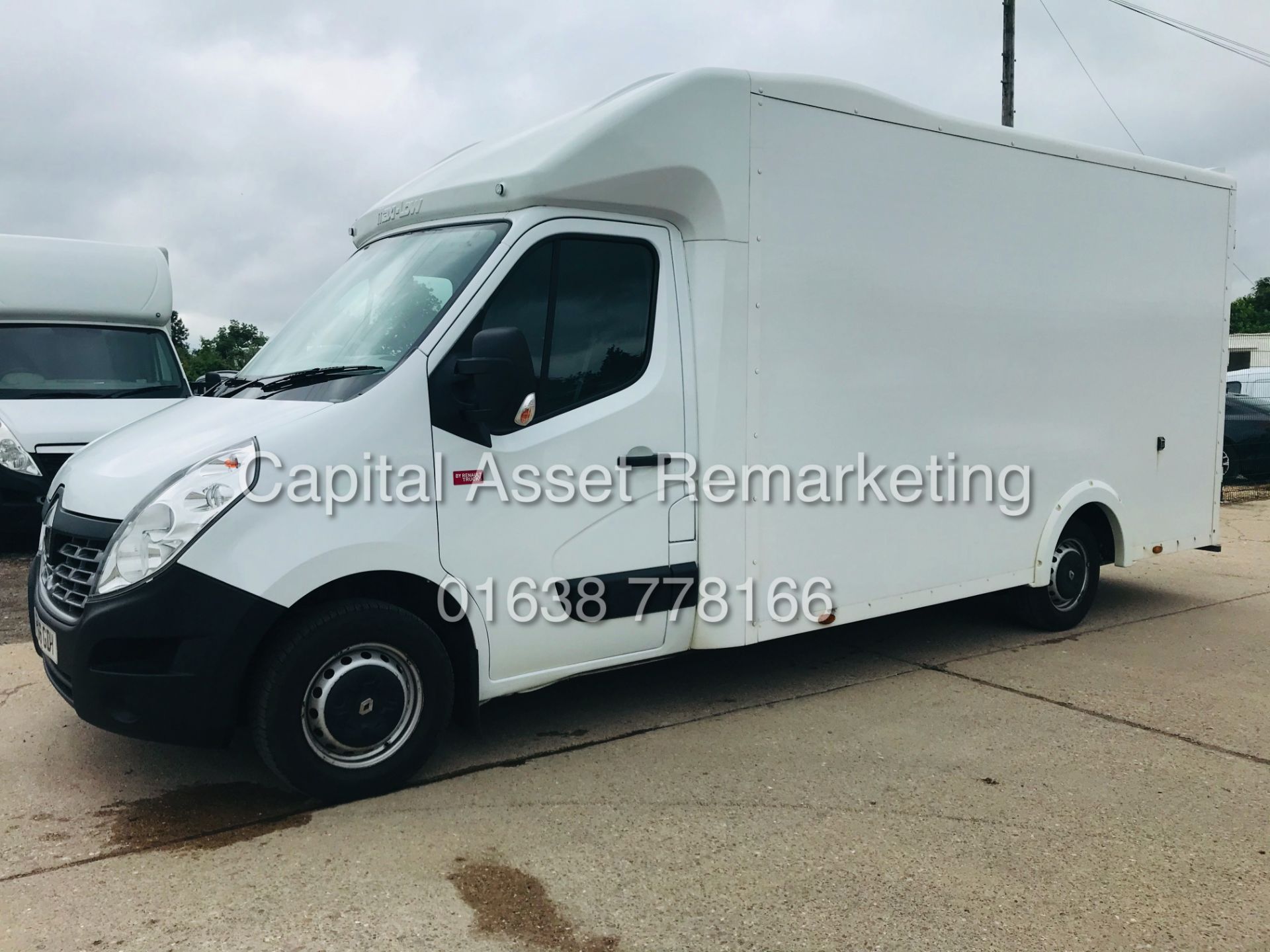 On Sale RENAULT MASTER 2.3DTI "LWB" MAXI-LOW LUTON (2017 REG) EURO 6 -1 OWNER BARN DOORS - AIR CON - Image 7 of 22