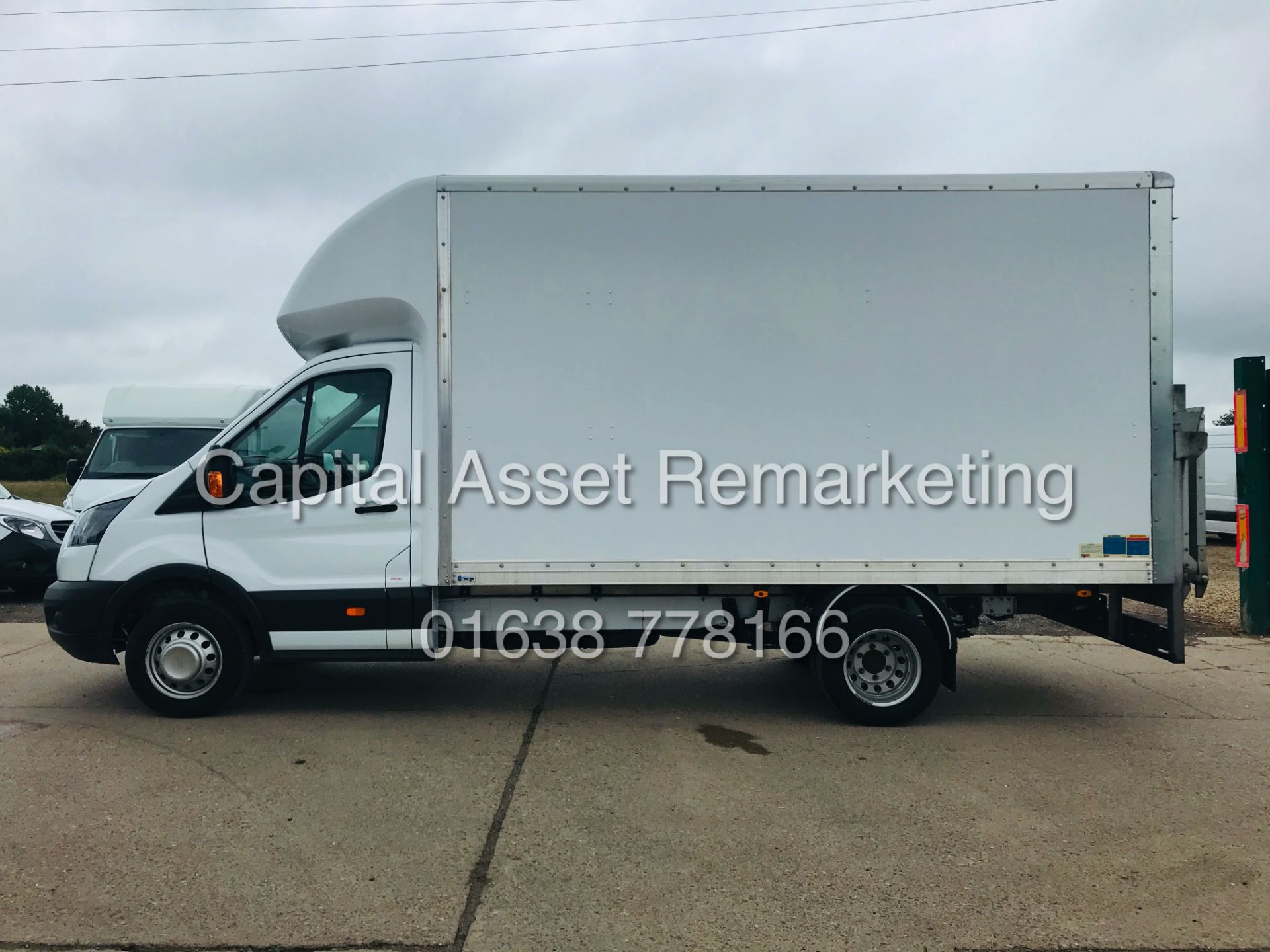 FORD TRANSIT 2.0TDCI (2019 MODEL) 14 FT LUTON WITH TAIL LIFT *AIR CON* 1 OWNER FSH *EURO 6* - Image 6 of 21