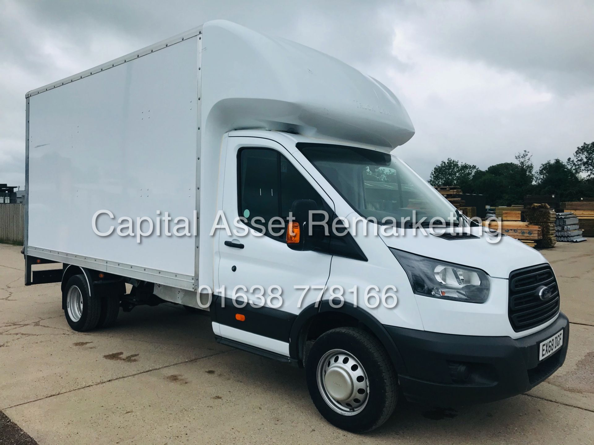 FORD TRANSIT 2.0TDCI (2019 MODEL) 14 FT LUTON WITH TAIL LIFT *AIR CON* 1 OWNER FSH *EURO 6* - Image 2 of 21