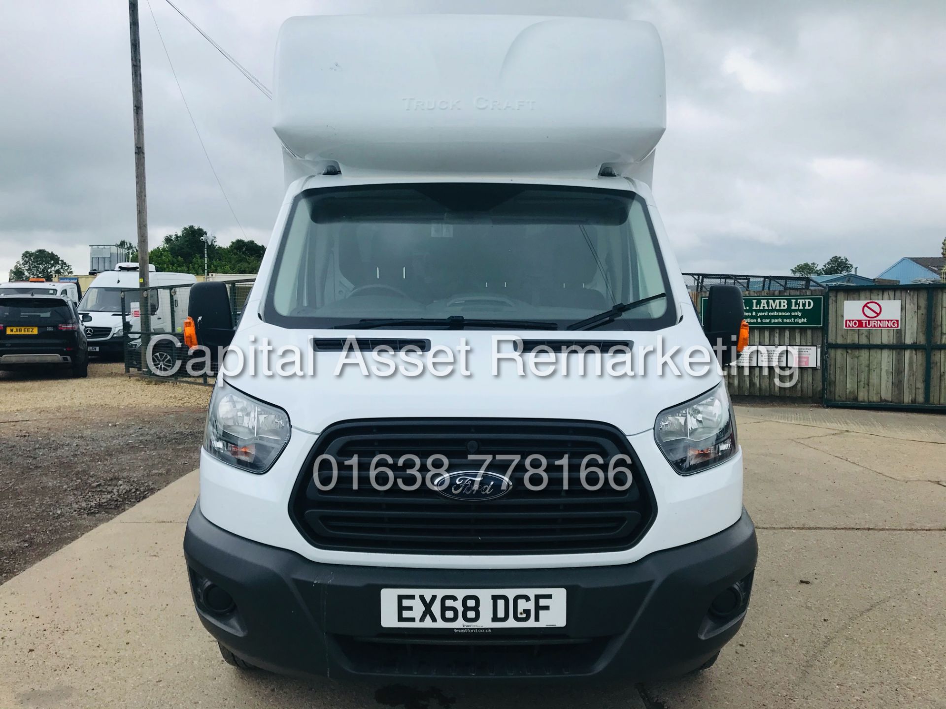 FORD TRANSIT 2.0TDCI (2019 MODEL) 14 FT LUTON WITH TAIL LIFT *AIR CON* 1 OWNER FSH *EURO 6* - Image 3 of 21