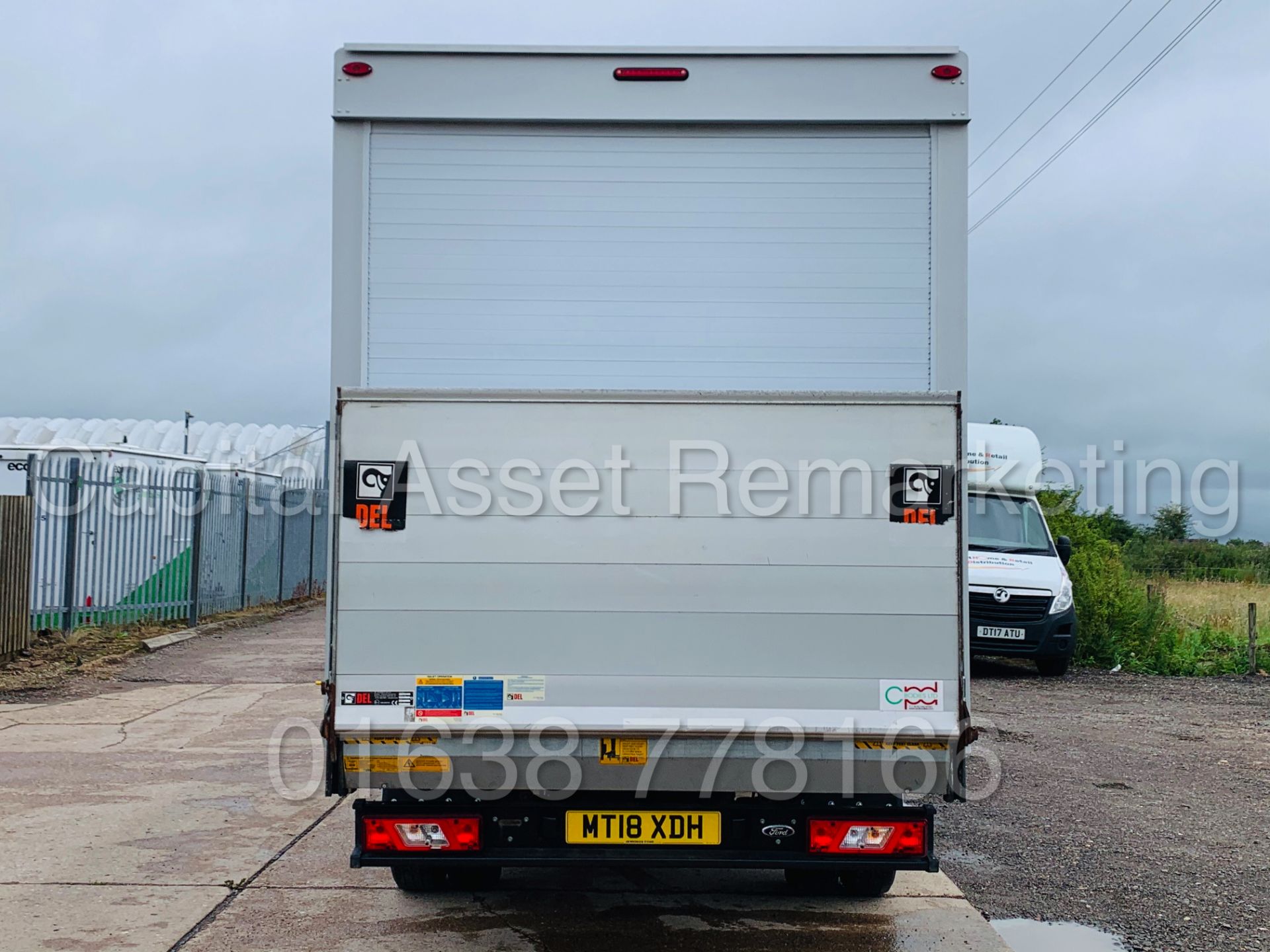 FORD TRANSIT T350 *LWB -LUTON / BOX VAN* (2018 - EURO 6) '2.0 TDCI - 130 BHP - 6 SPEED' *8000 MILES* - Image 11 of 40