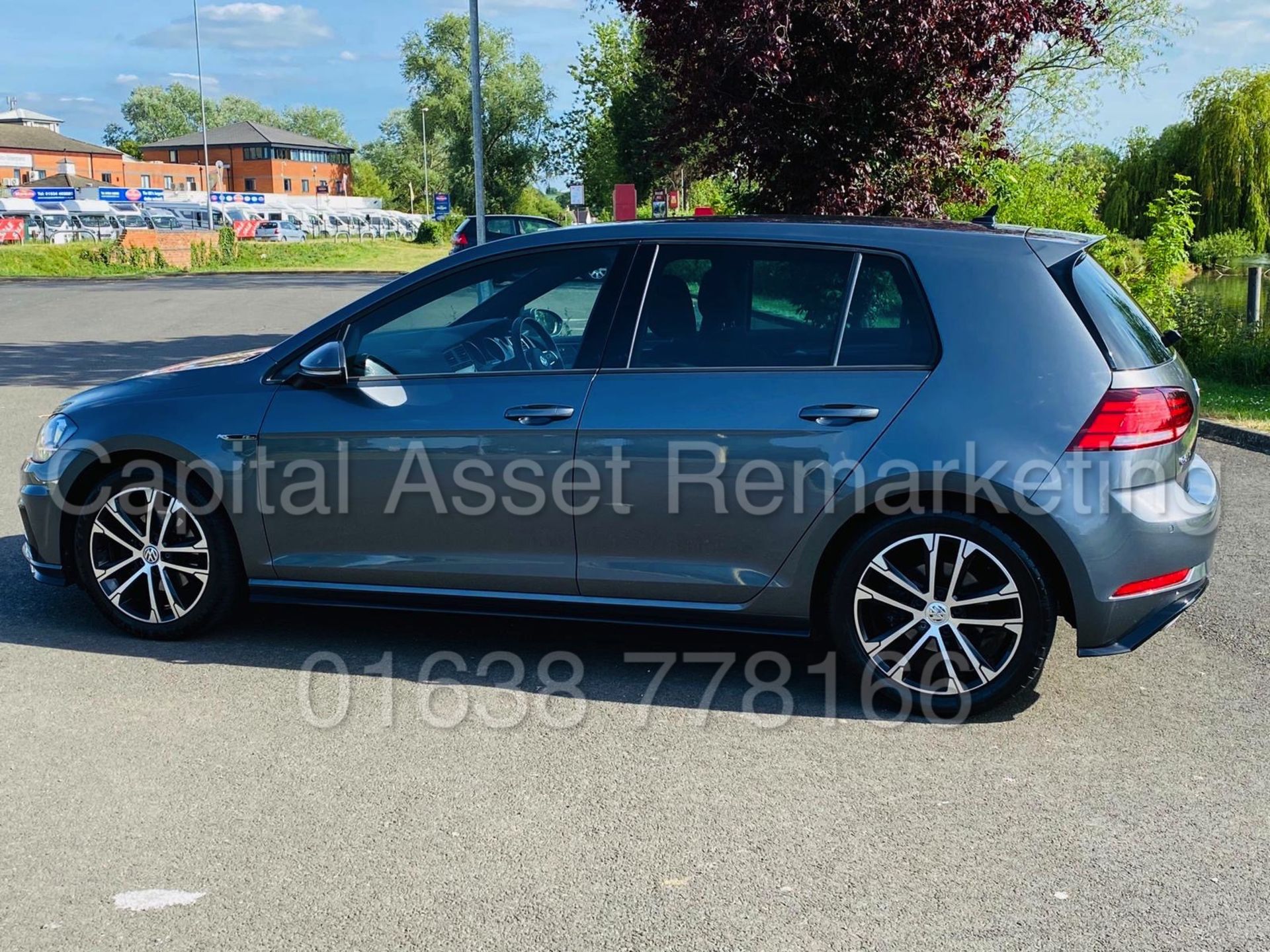 VOLKSWAGEN GOLF *R-LINE EDITION* 5 DOOR (2018) '2.0 TDI - 150 BHP - 6 SPEED' (1 OWNER) - Image 5 of 50