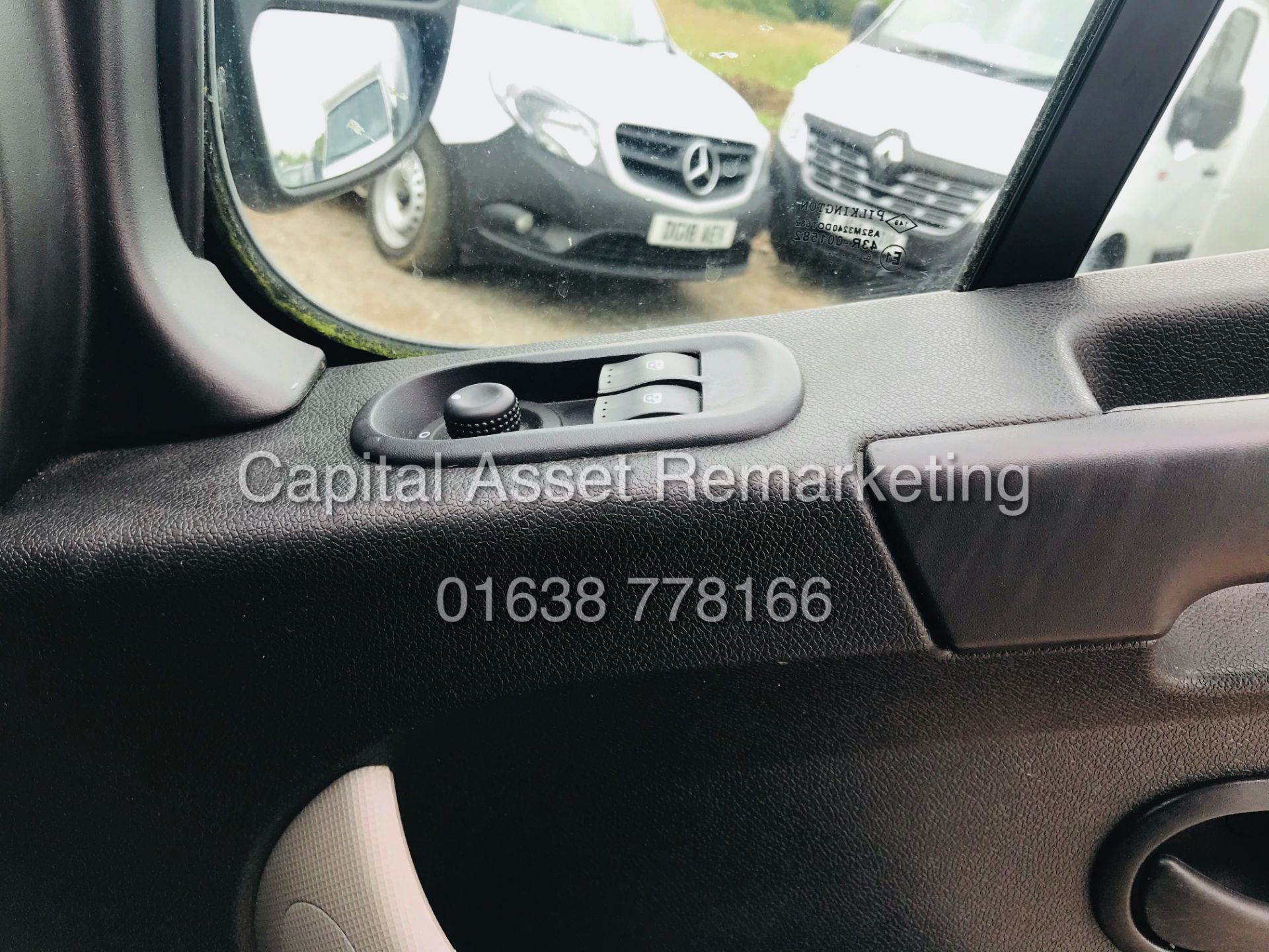 On Sale RENAULT MASTER 2.3DTI "LWB" MAXI-LOW LUTON (2017 REG) EURO 6 -1 OWNER BARN DOORS - AIR CON - Image 19 of 22